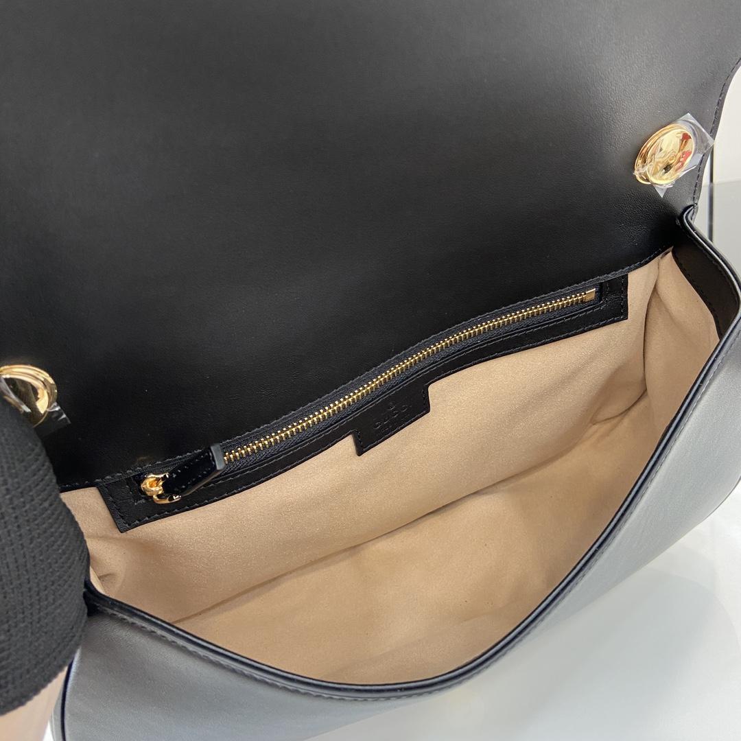 Gucci Blondie Medium Top Handle Bag - 