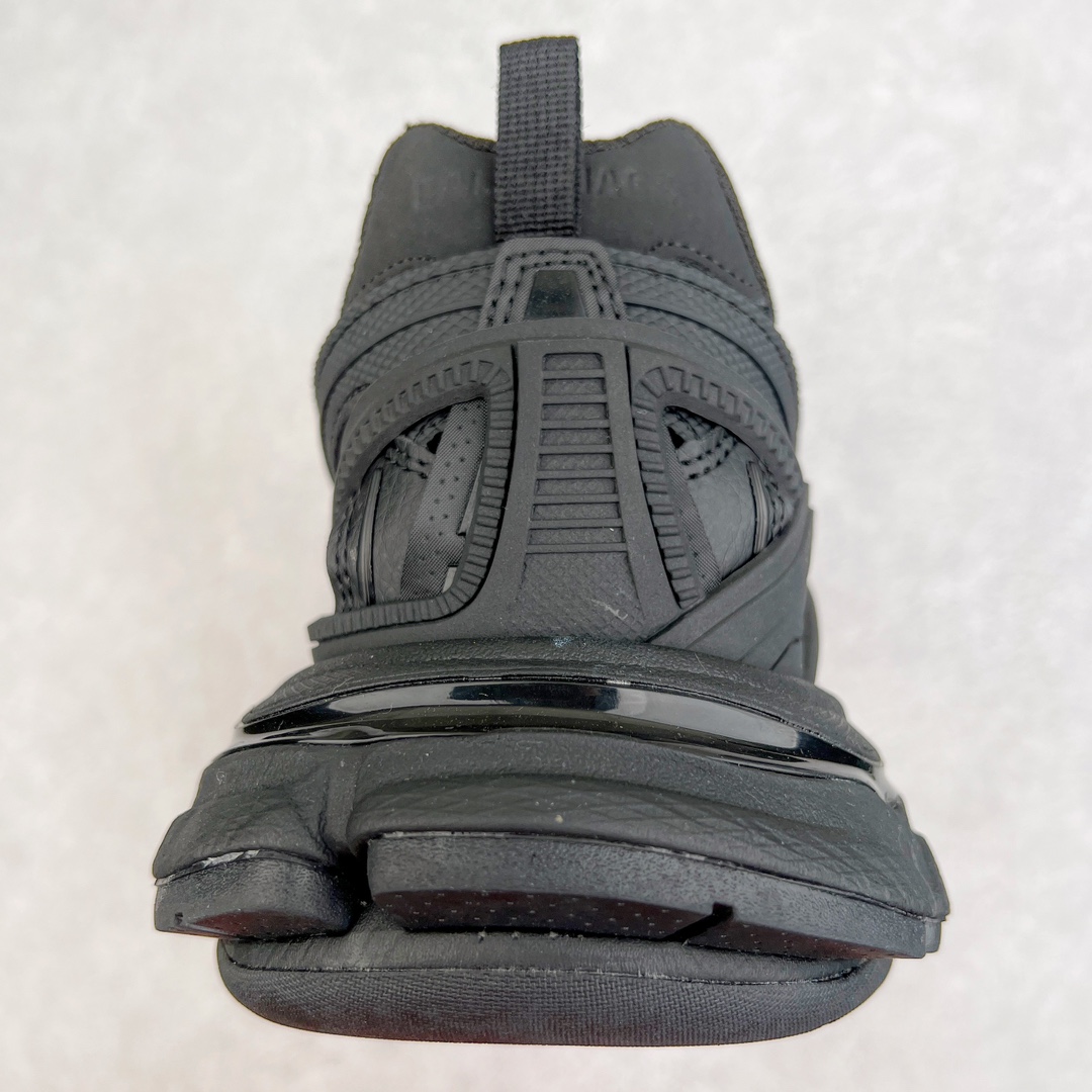 Balenciaga Track 2.0 Sneakers - 