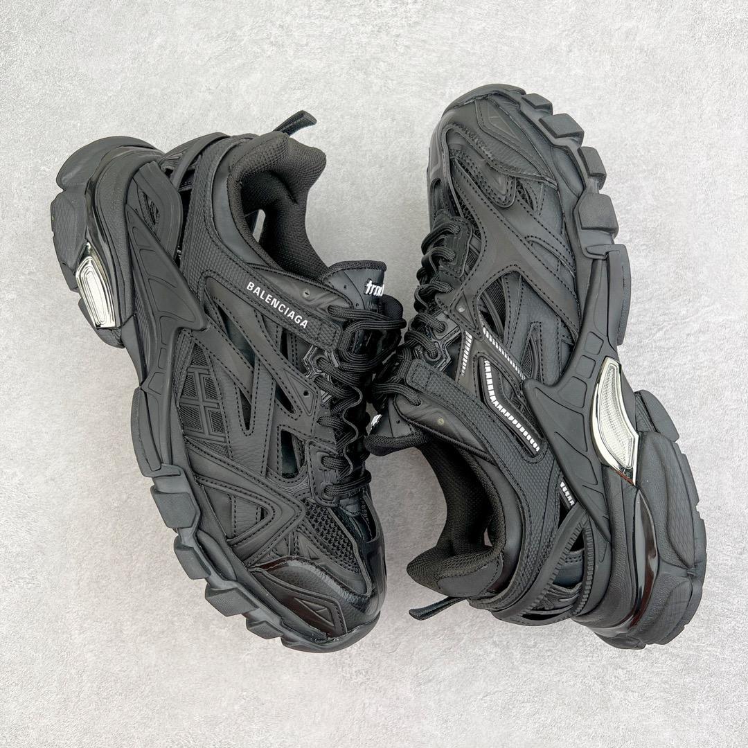 Balenciaga Track 2.0 Sneakers - 