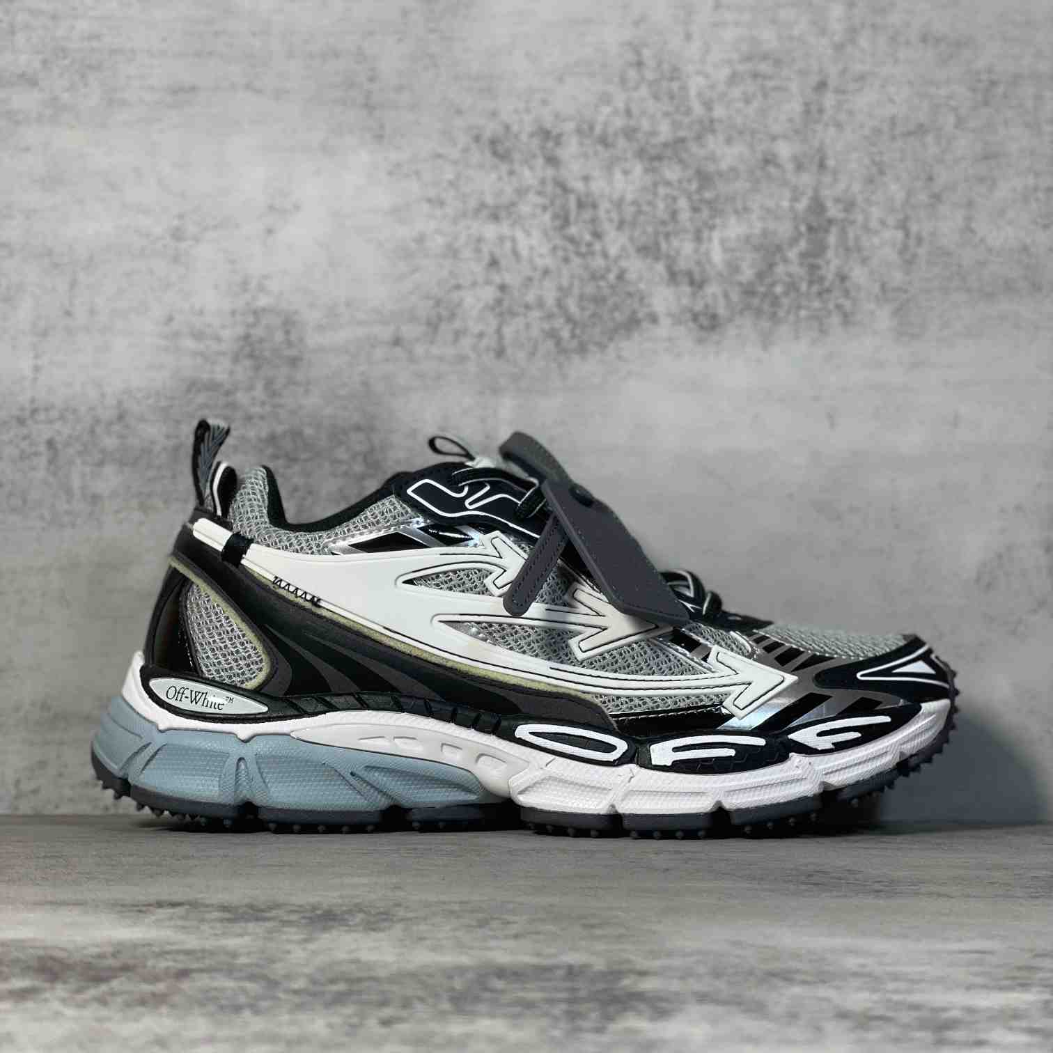 Off-White c/oVrgil Abloh™ Sneakers - 