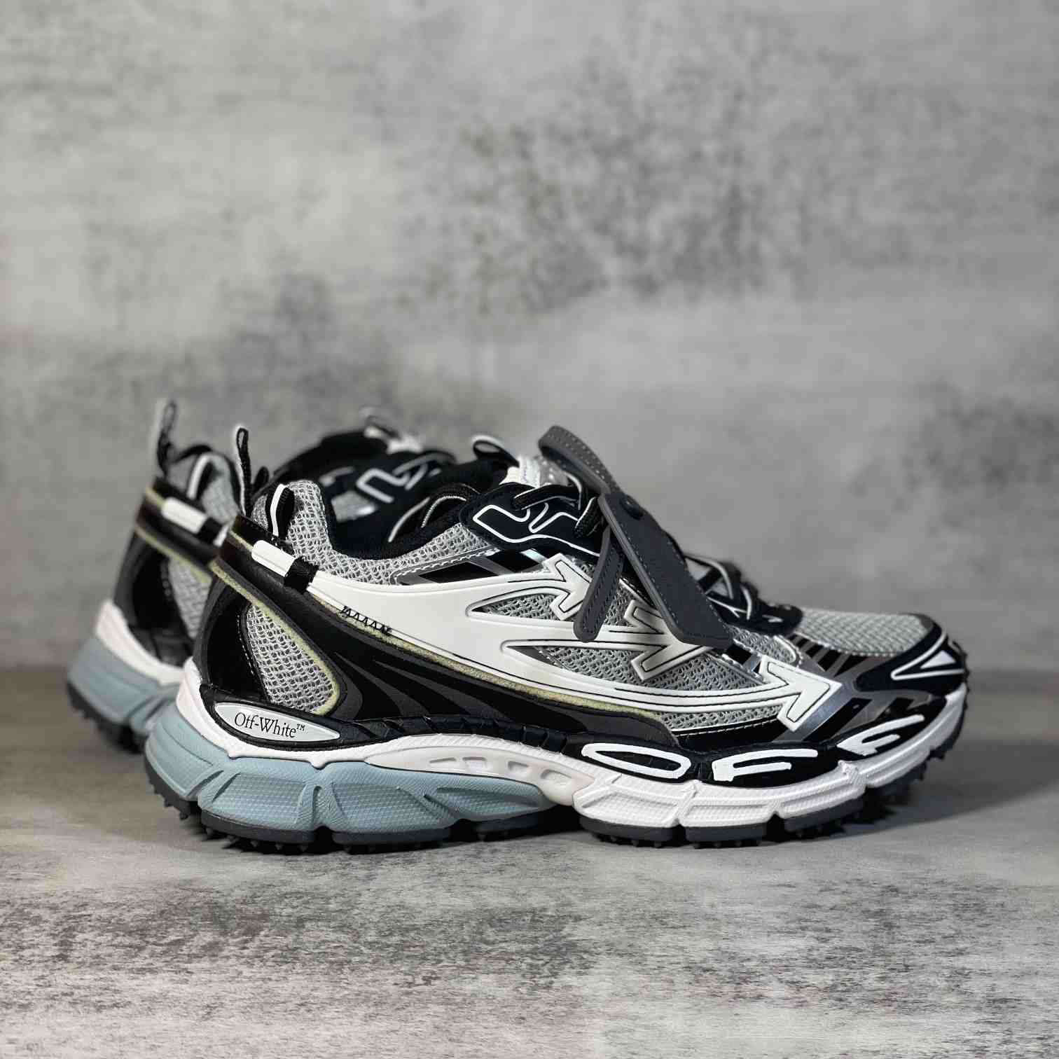 Off-White c/oVrgil Abloh™ Sneakers - 
