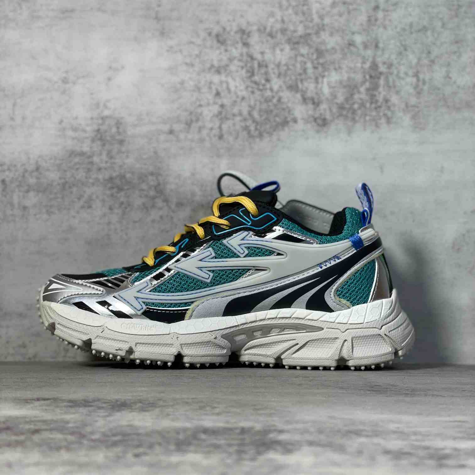 Off-White c/oVrgil Abloh™ Sneakers - 