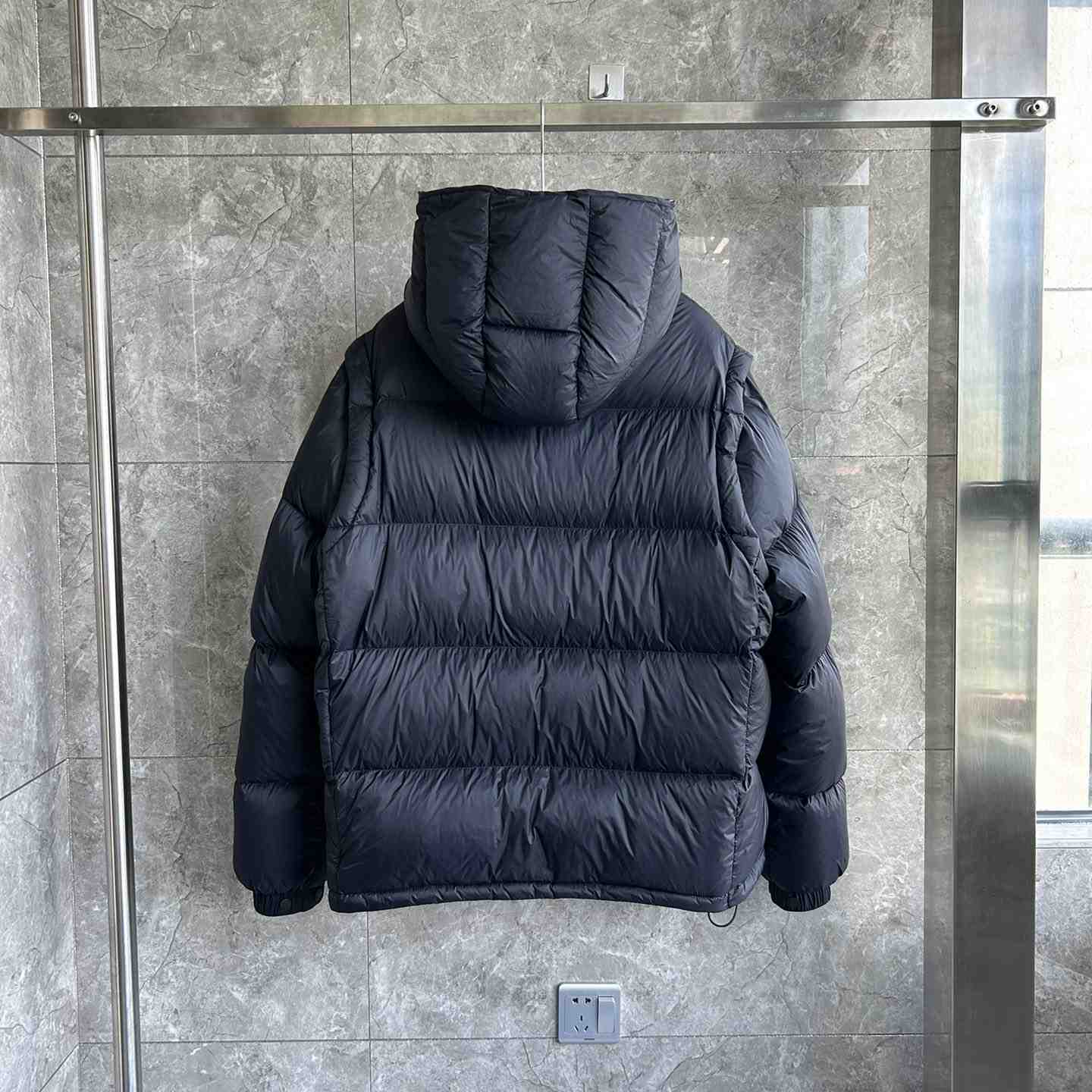 Moncler Cyclone 2-IN-1 Short Down Jacket - 