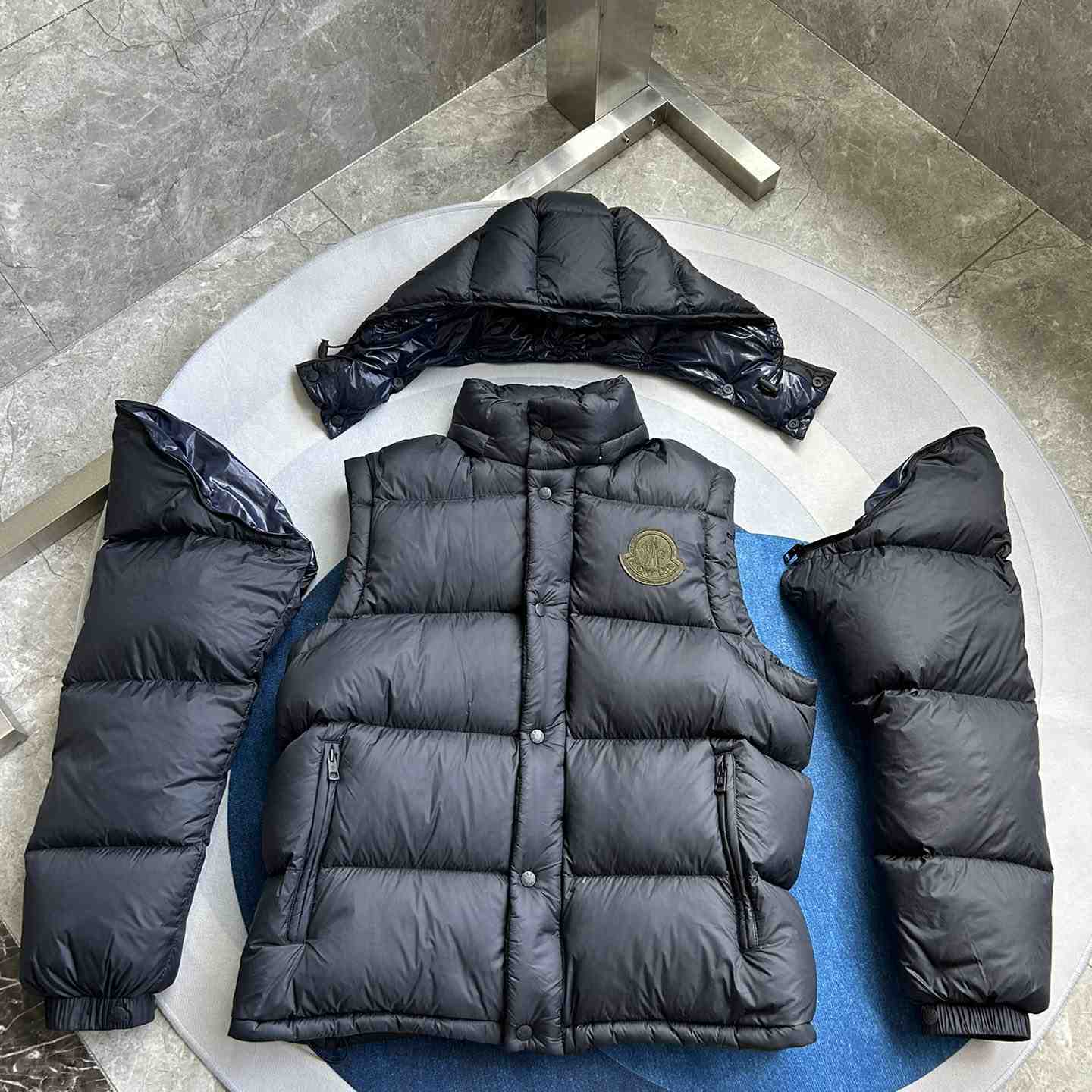 Moncler Cyclone 2-IN-1 Short Down Jacket - 