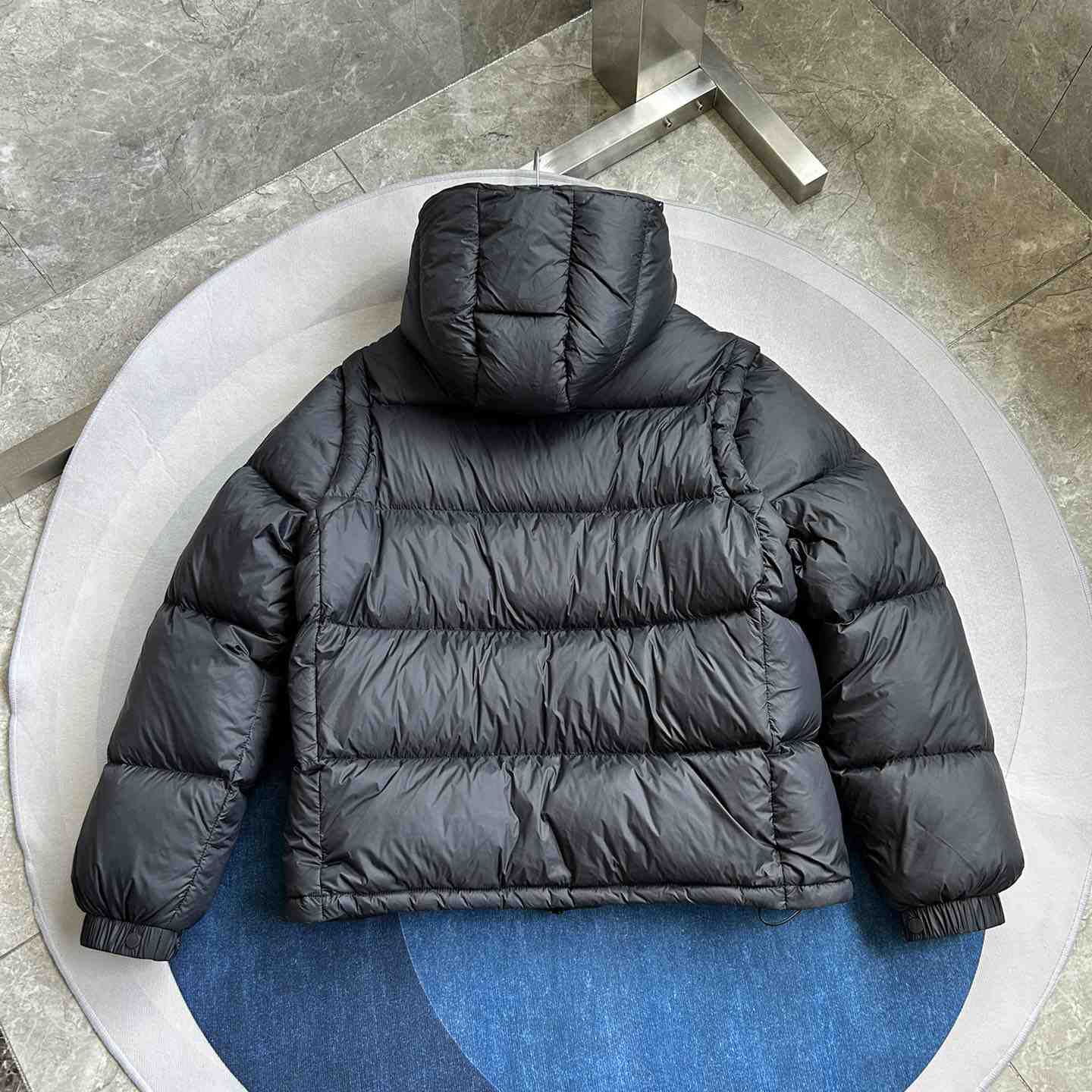 Moncler Cyclone 2-IN-1 Short Down Jacket - 
