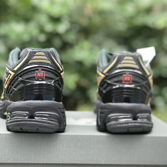 KITHx New Balance NB 1906R Sneakers      M1906RKS  - 