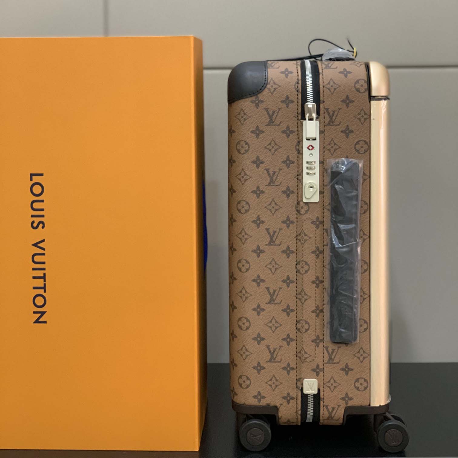 Louis Vuitton Horizon （38 x 55x 21 cm ） - 