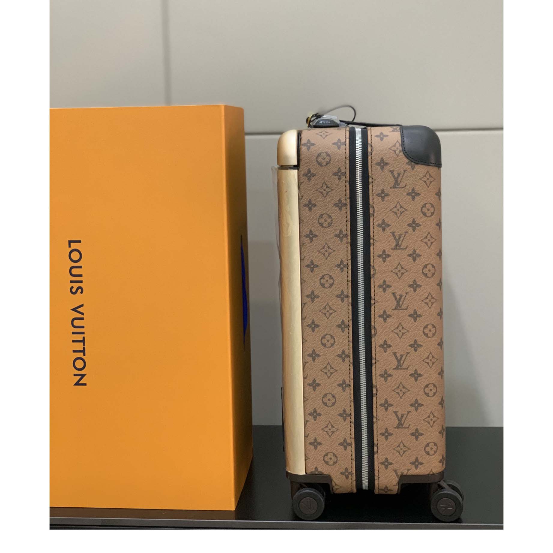 Louis Vuitton Horizon （38 x 55x 21 cm ） - 