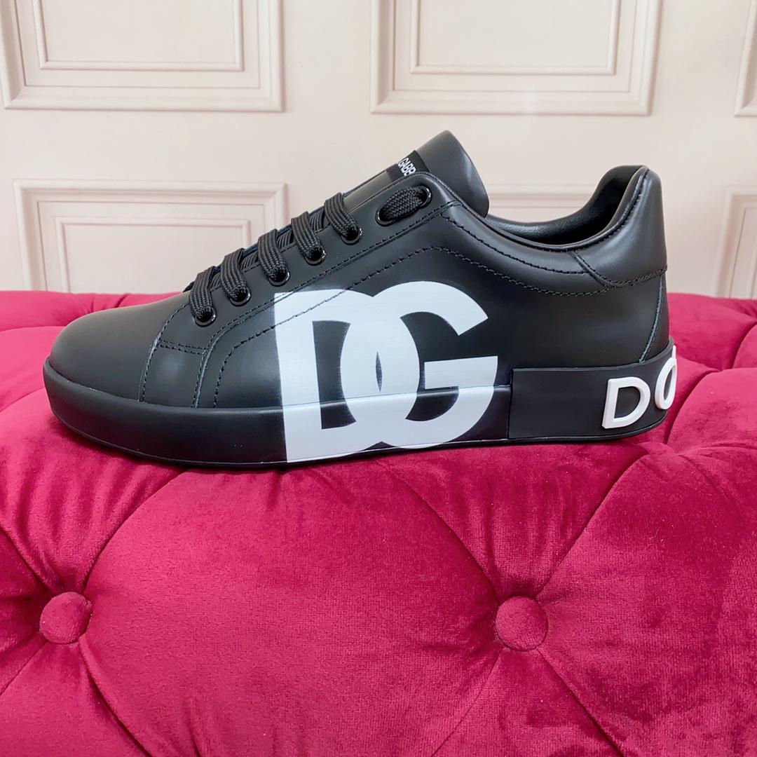 Dolce & Gabbana Logo Printed Portofino Sneakers - 
