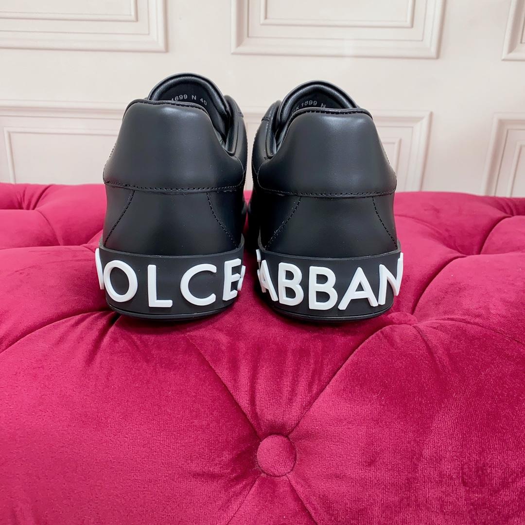 Dolce & Gabbana Logo Printed Portofino Sneakers - 