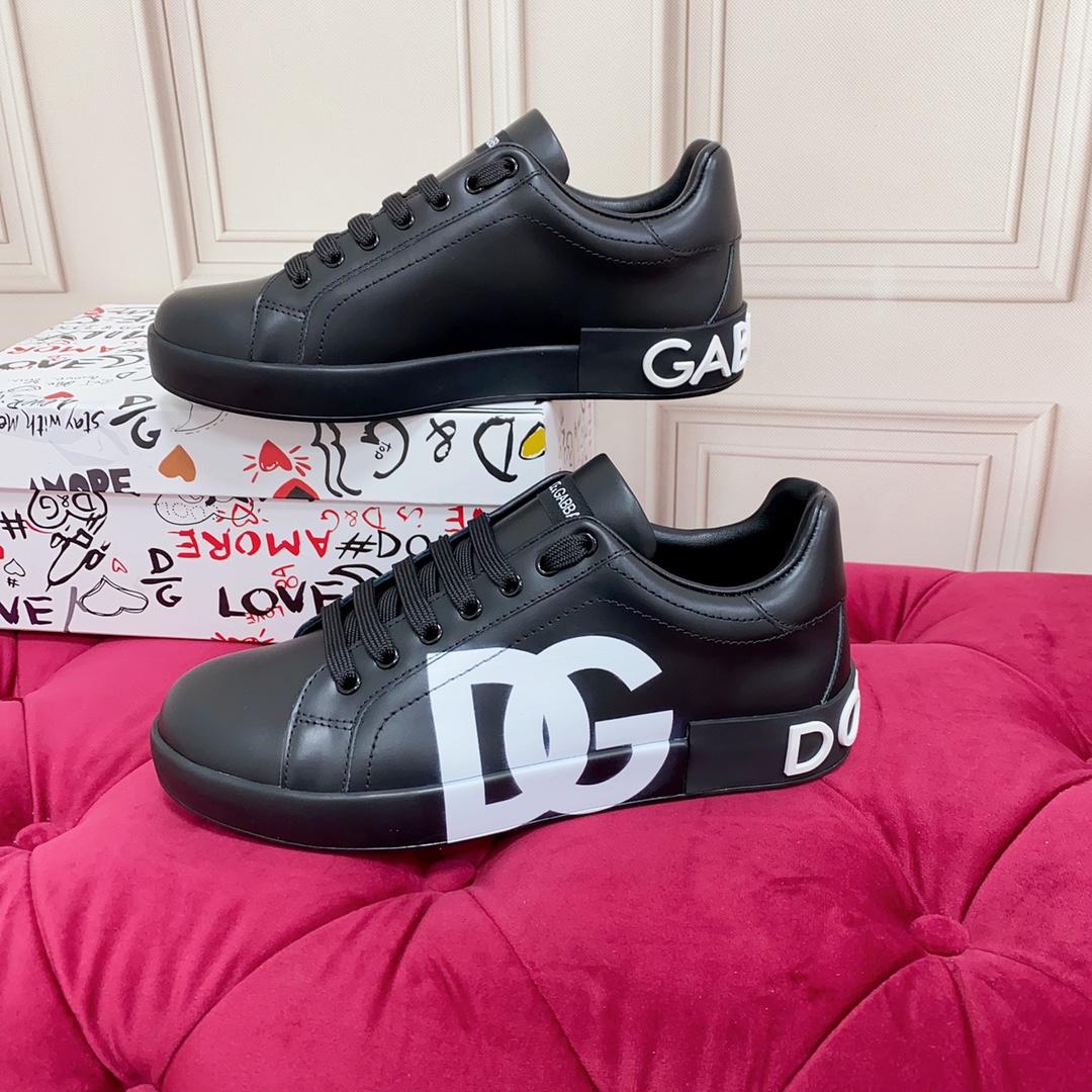 Dolce & Gabbana Logo Printed Portofino Sneakers - 