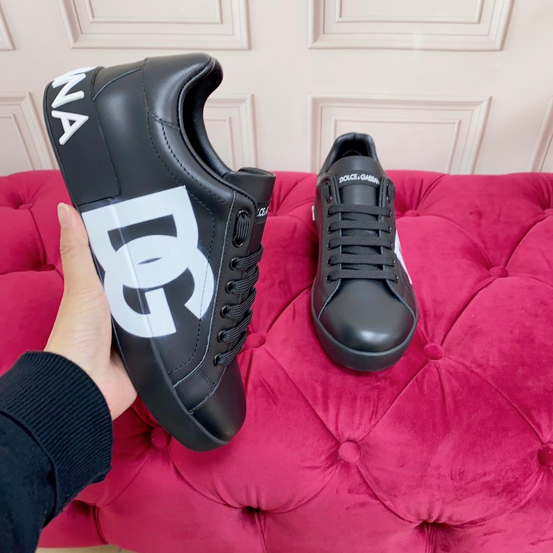 Dolce & Gabbana Logo Printed Portofino Sneakers - 