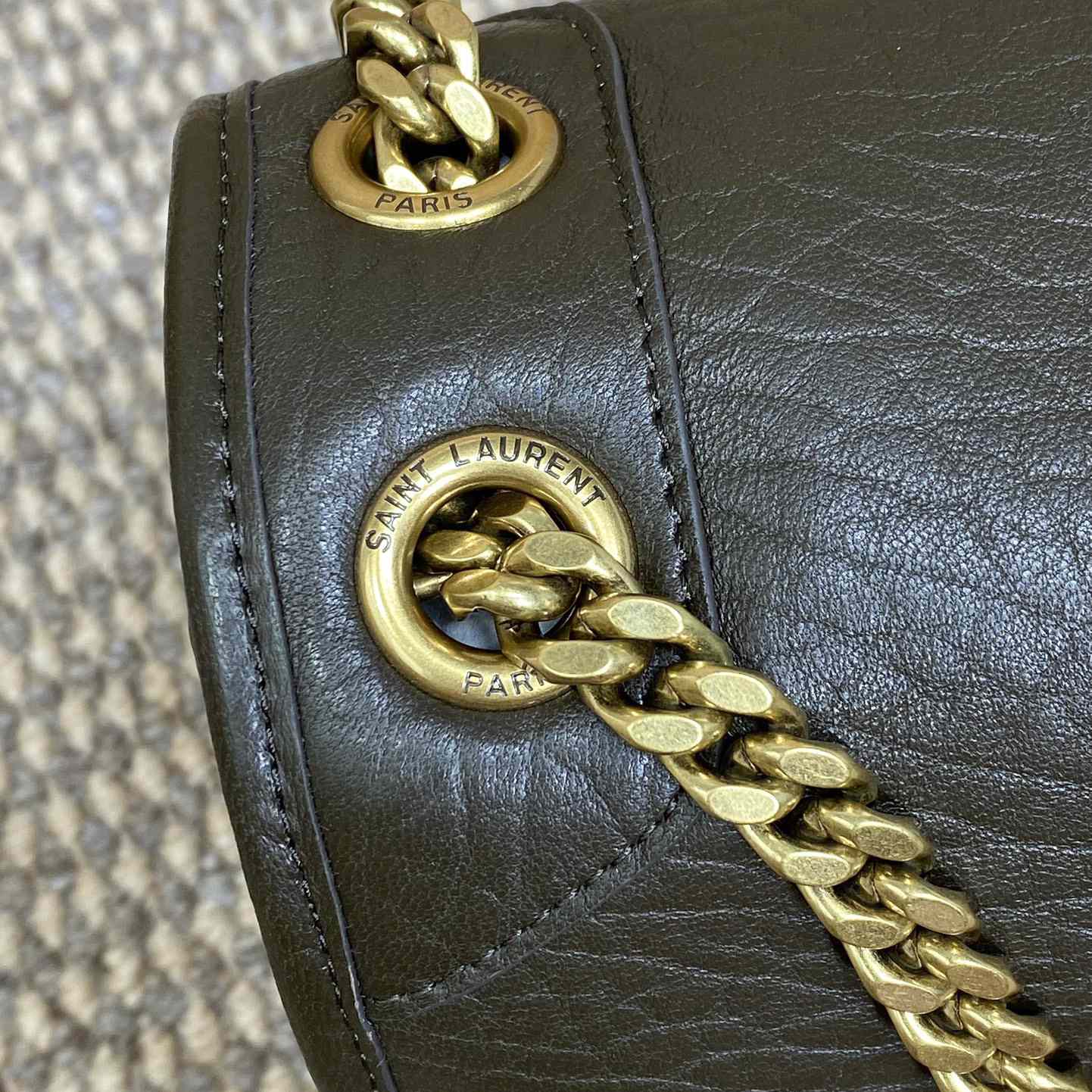 Saint Laurent Niki Medium In Grained Lambskin - 