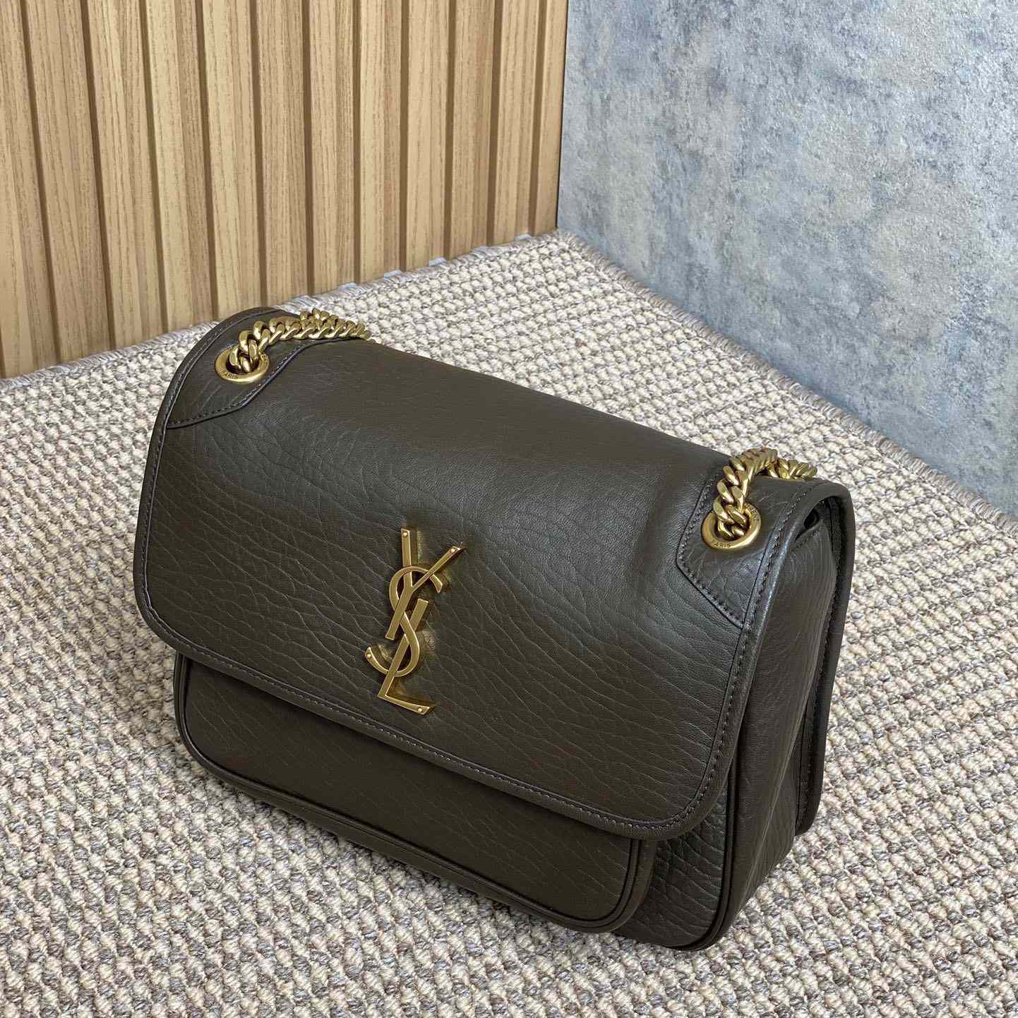 Saint Laurent Niki Medium In Grained Lambskin - 