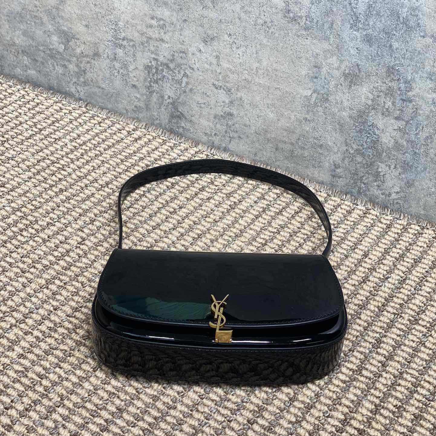 Saint Laurent Mini Voltaire In Patent Leather - 