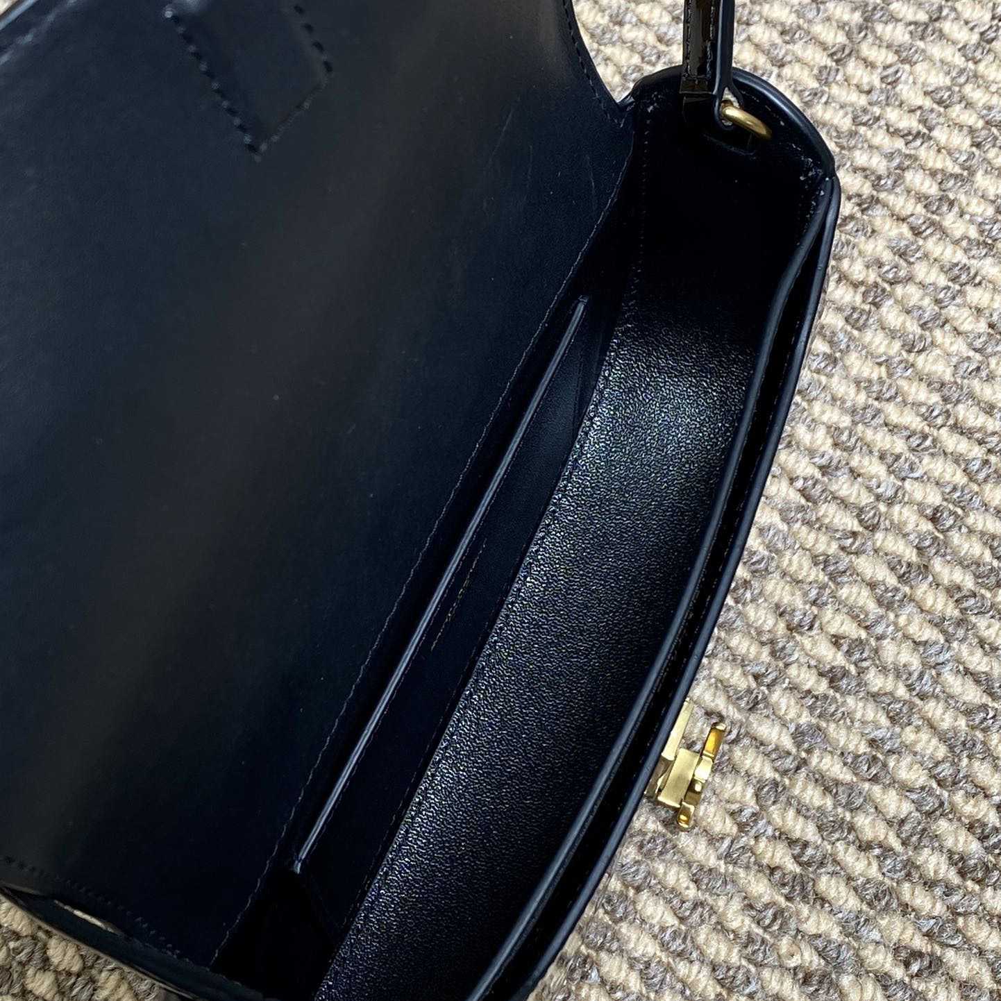 Saint Laurent Mini Voltaire In Patent Leather - 