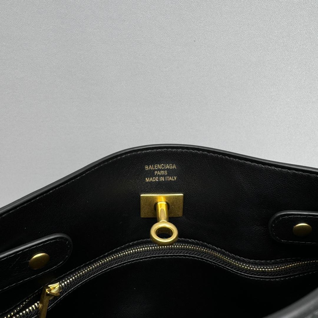 Balenciaga Bel Air Small Hobo Bag In Black  - 