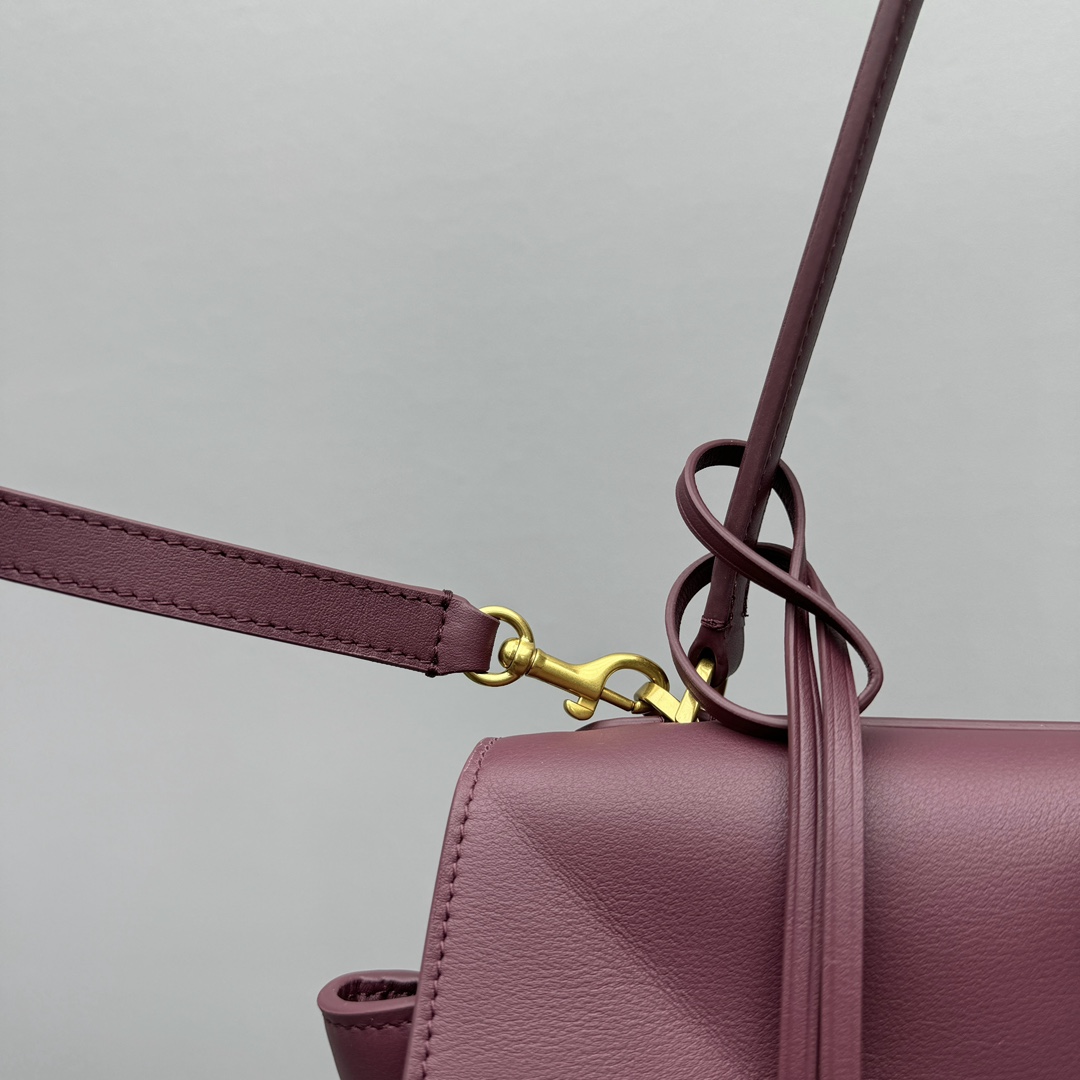 Balenciaga Rodeo Medium Handbag In Burgundy - 
