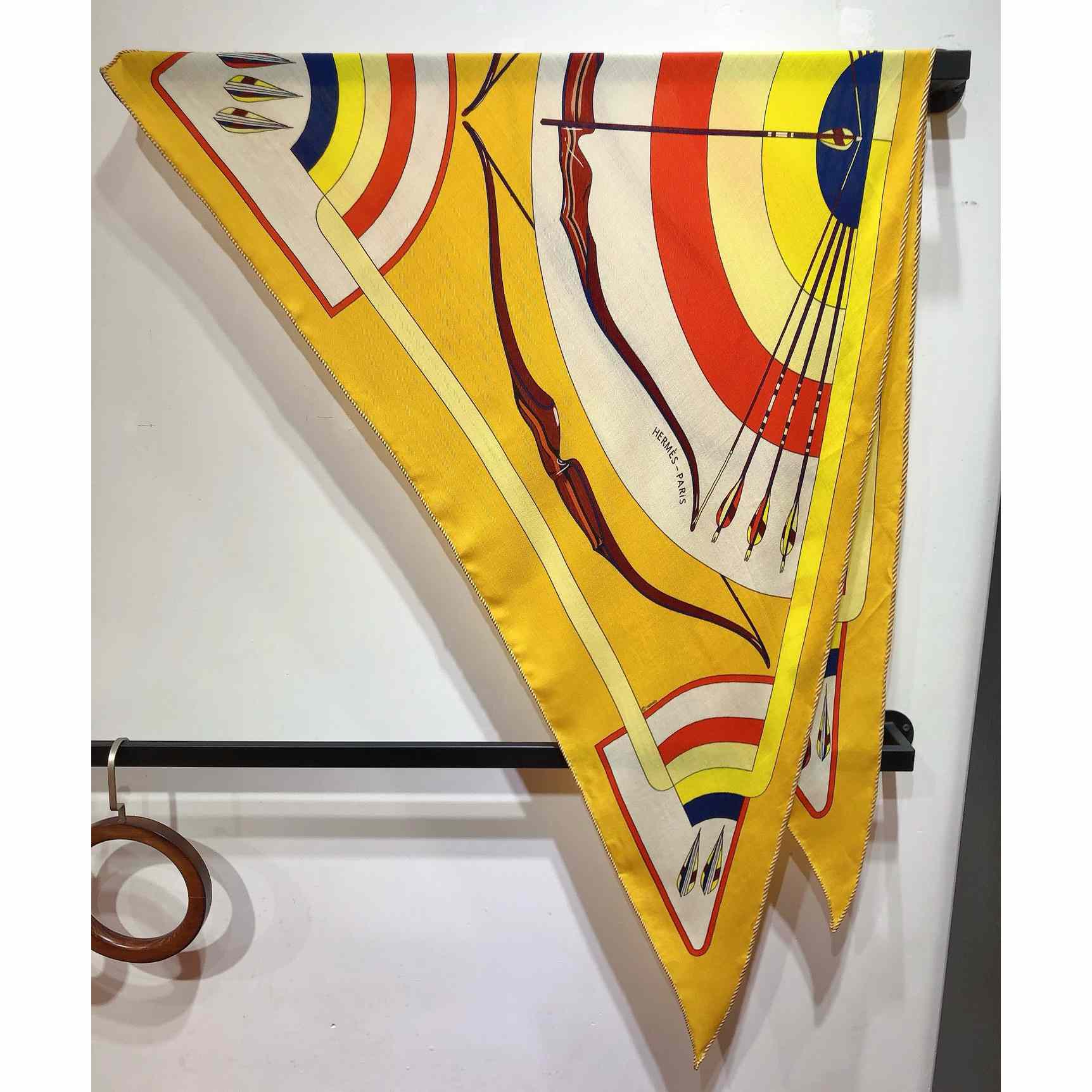 Hermes Giant Triangle - 