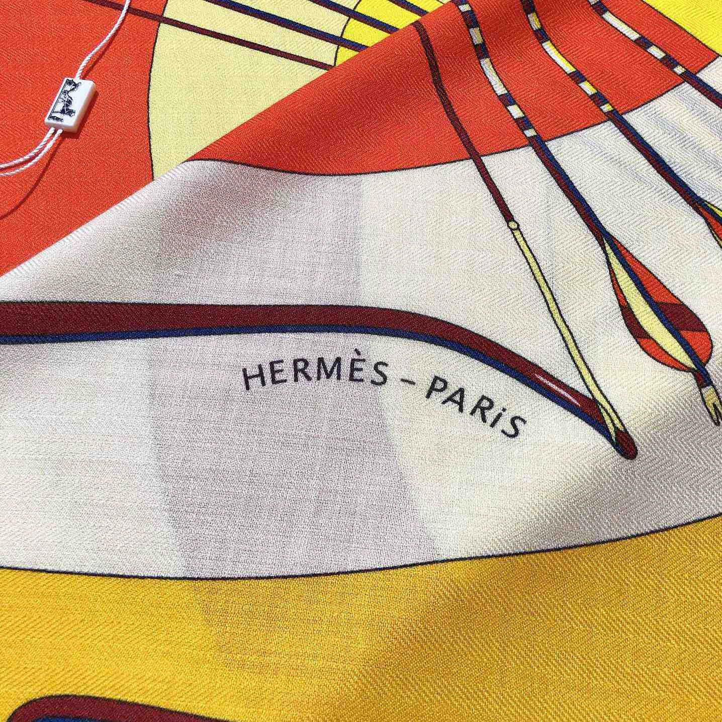 Hermes Giant Triangle - 