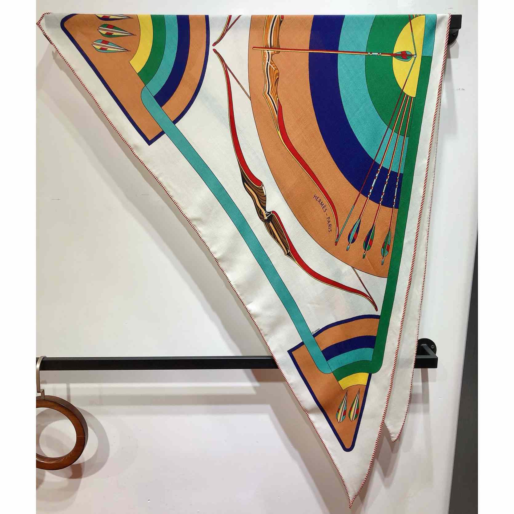 Hermes Giant Triangle - 