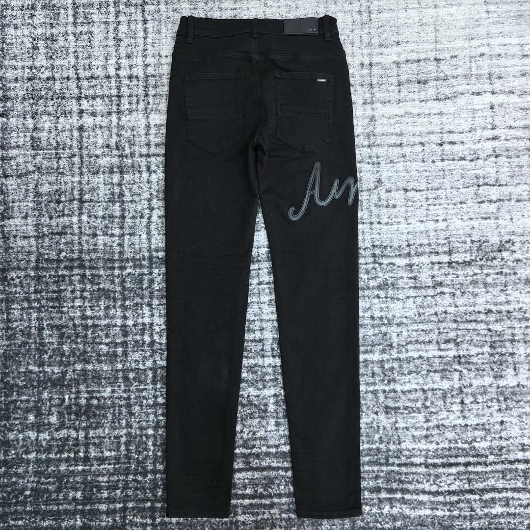 Amiri Slim Fit Jeans    692 - 