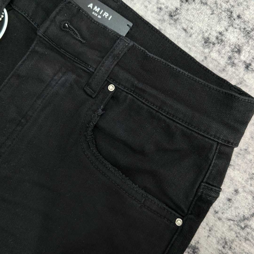 Amiri Slim Fit Jeans    692 - 