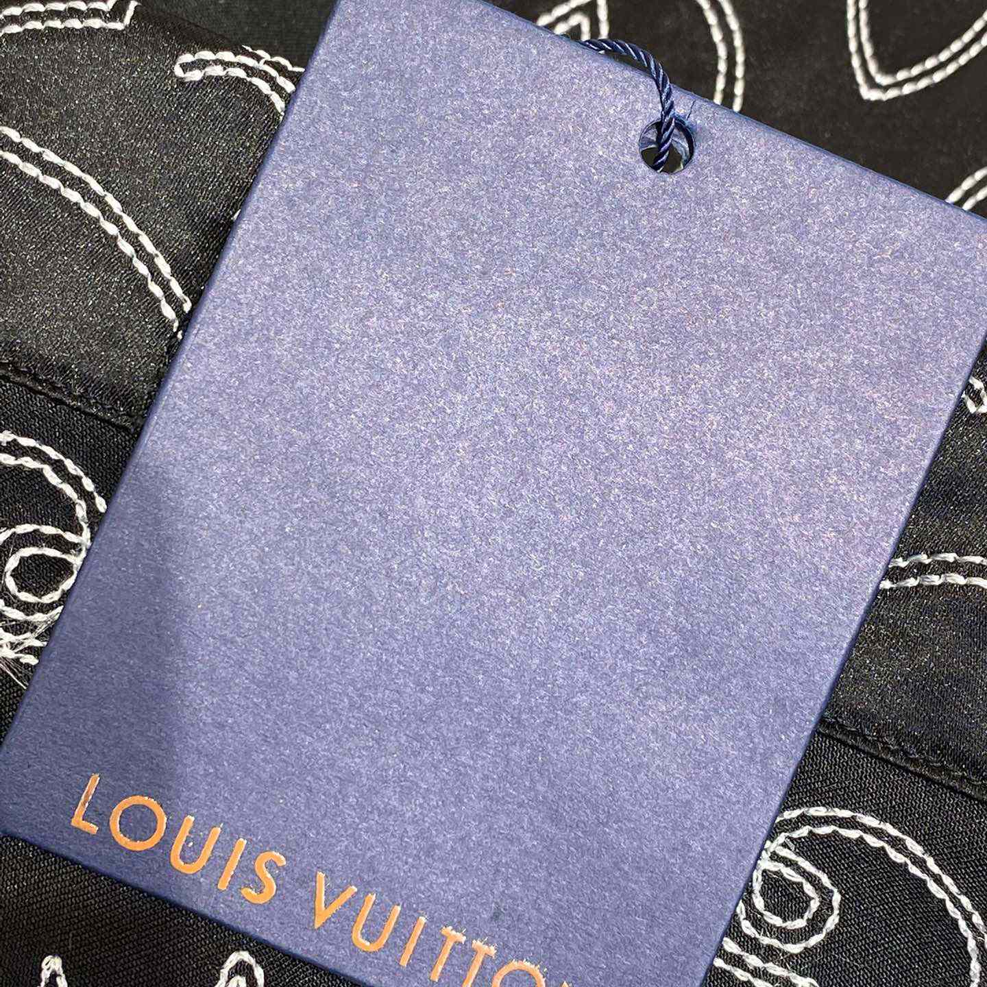 Louis Vuitton Printed Short-Sleeved Silk Shirt   1AFWS9 - 