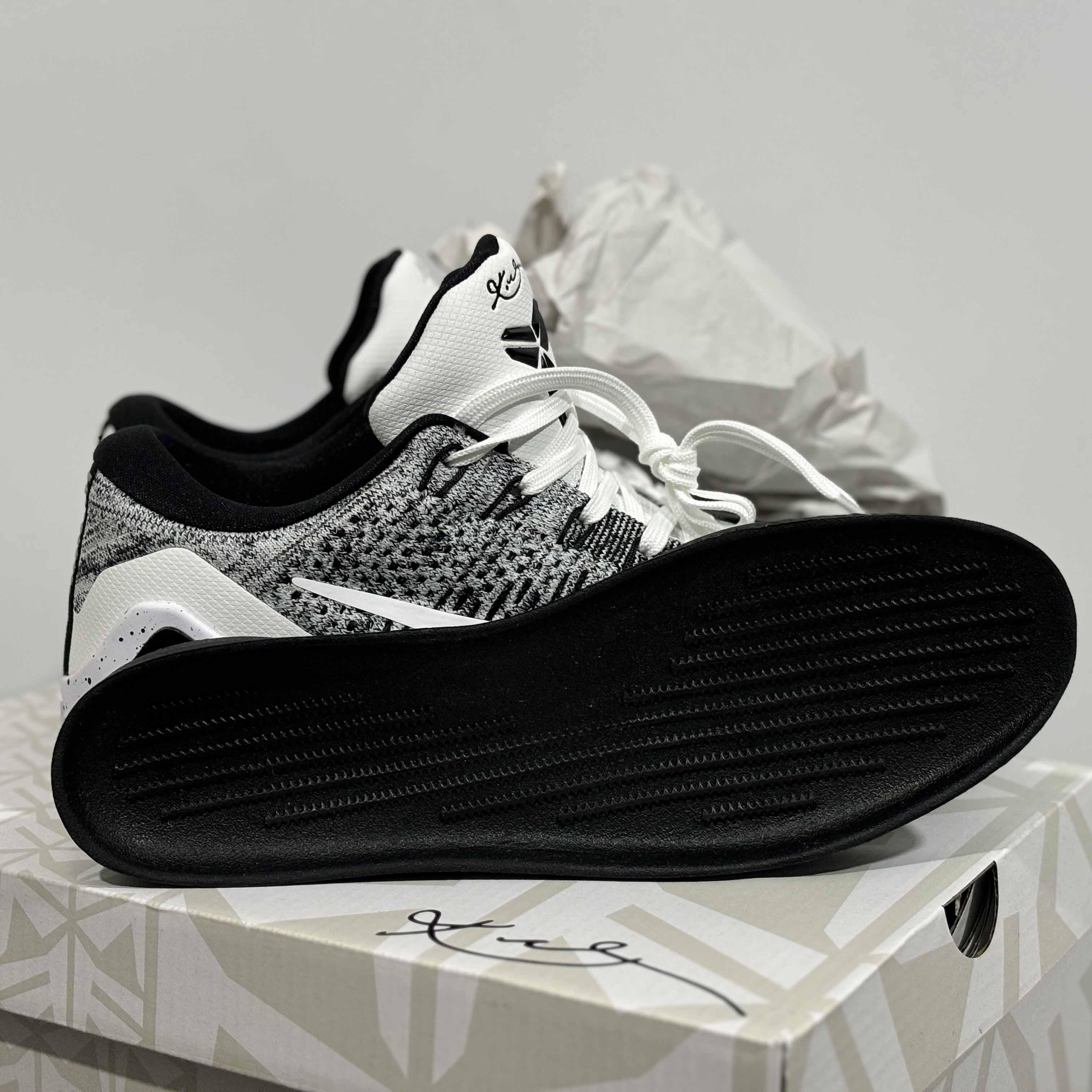 Nike Kobe 9 Elite Low Beethoven Sneakers    639045-101 - 