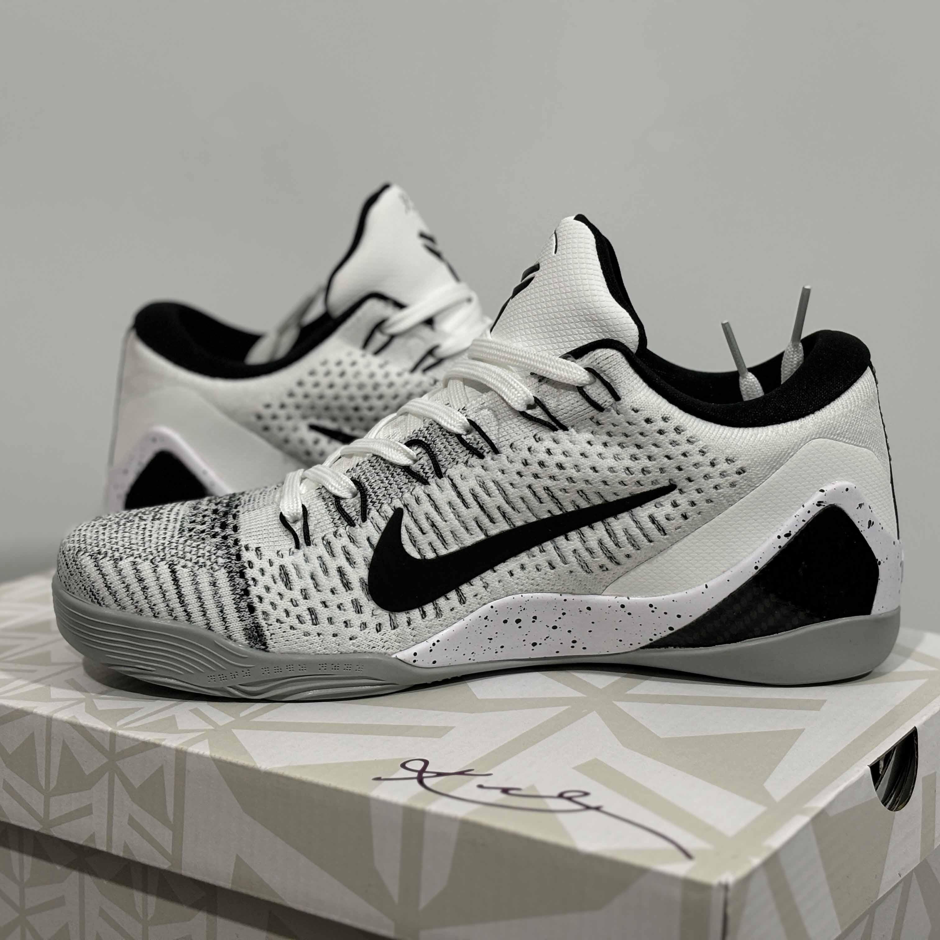 Nike Kobe 9 Elite Low Beethoven Sneakers    639045-101 - 