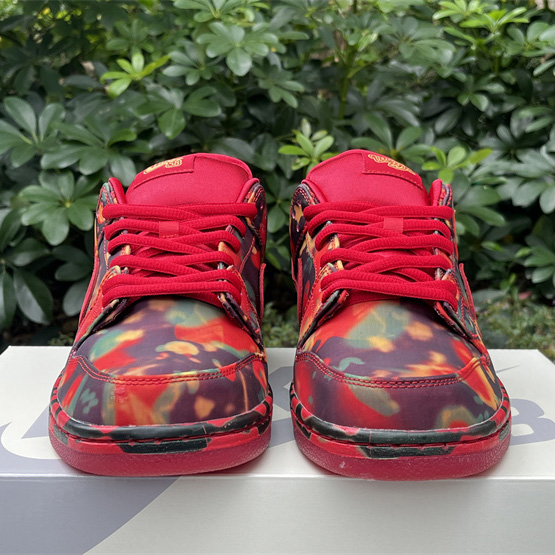 The Wizard of Oz x Nike SB Dunk Low“RubySlipper” Sneaker    FZ1291-600  - 