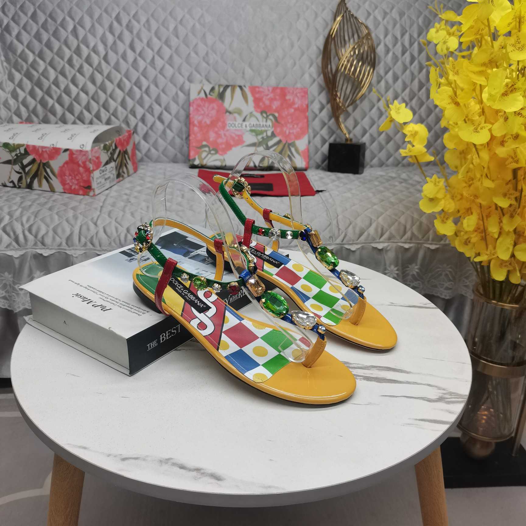 Dolce & Gabbana Embellished Patent Leather Thong Sandals - 