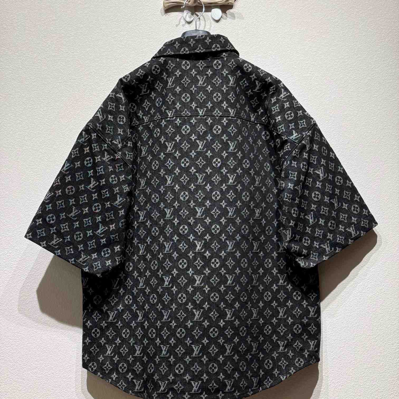 Louis Vuitton Monogram Short-Sleeved Chambray Shirt    - 