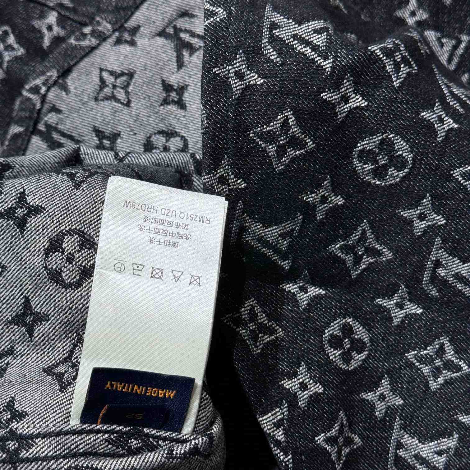 Louis Vuitton Monogram Short-Sleeved Chambray Shirt    - 