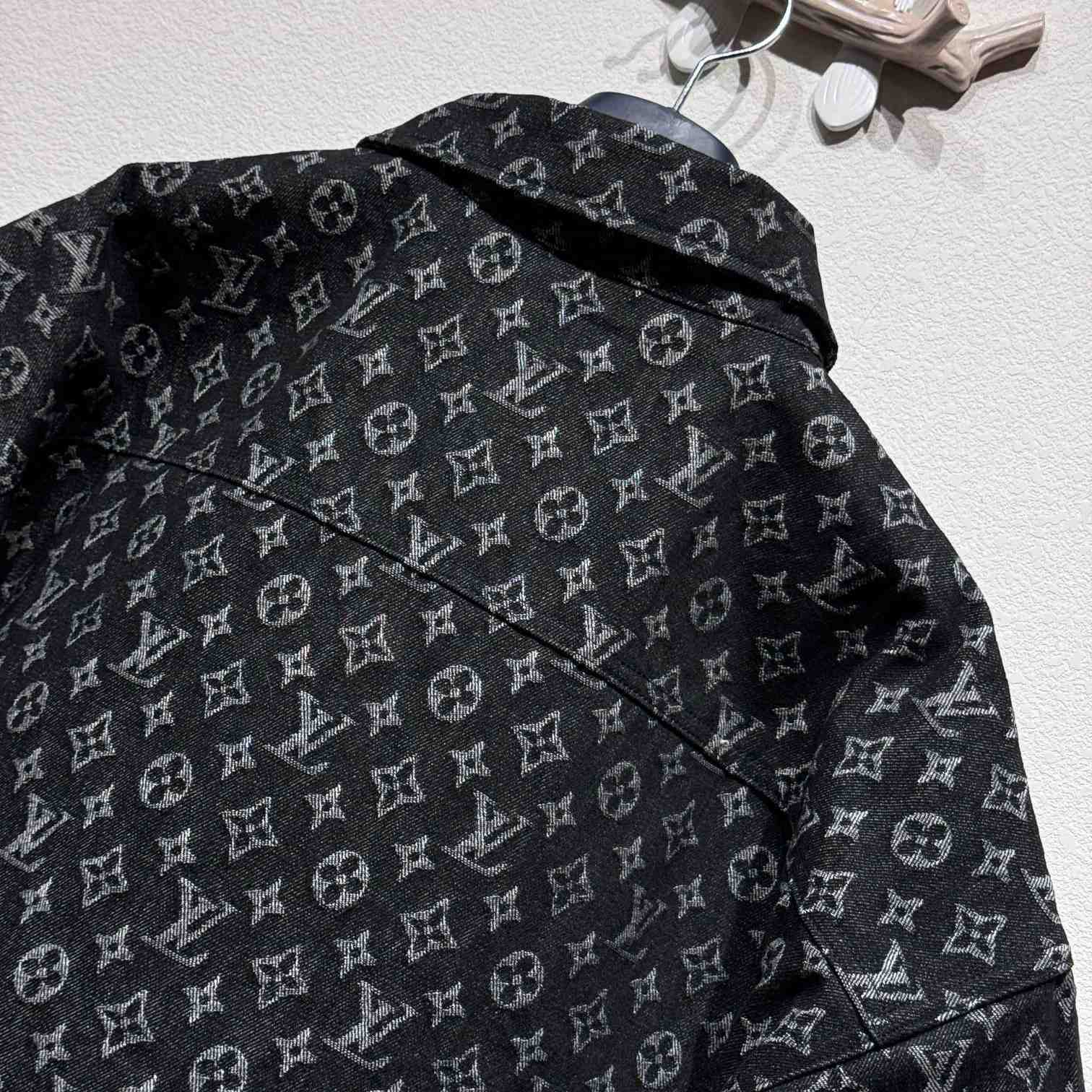 Louis Vuitton Monogram Short-Sleeved Chambray Shirt    - 
