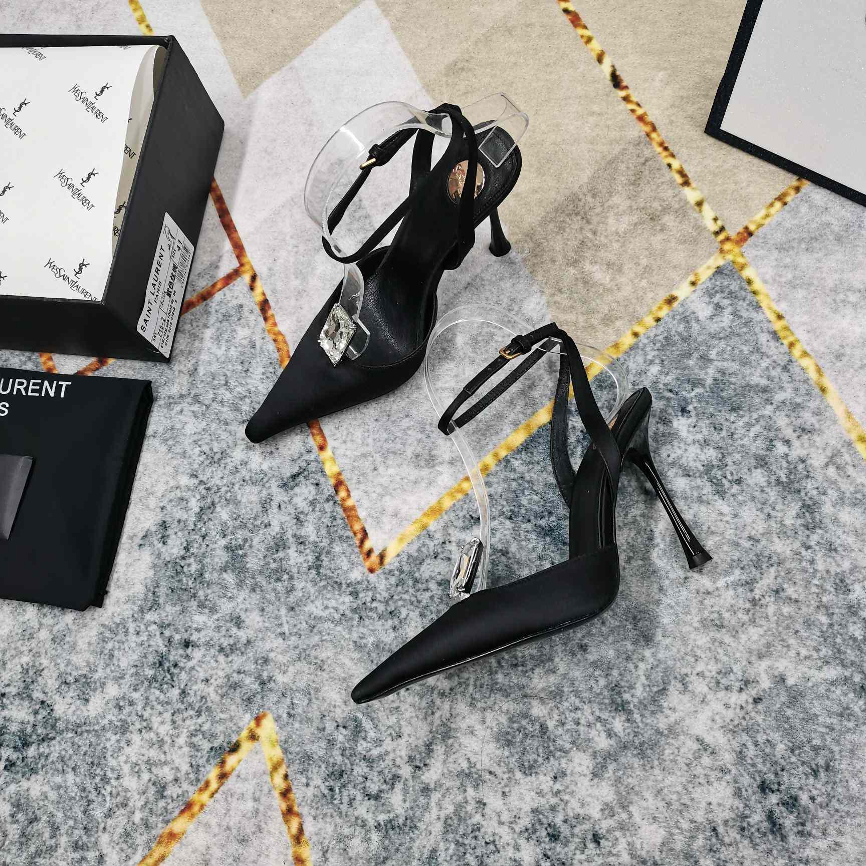 Saint Laurent Harlow Pumps In Satin Crepe And Crystals - 