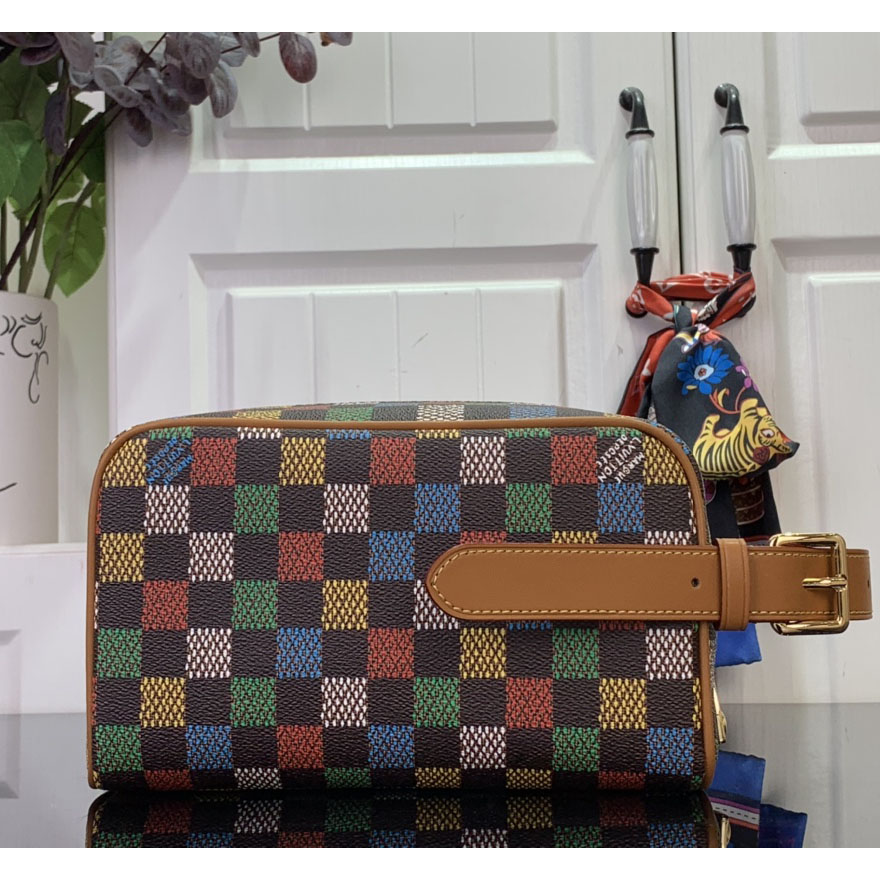 Louis Vuitton Locker Dopp Kit   N00151 - 