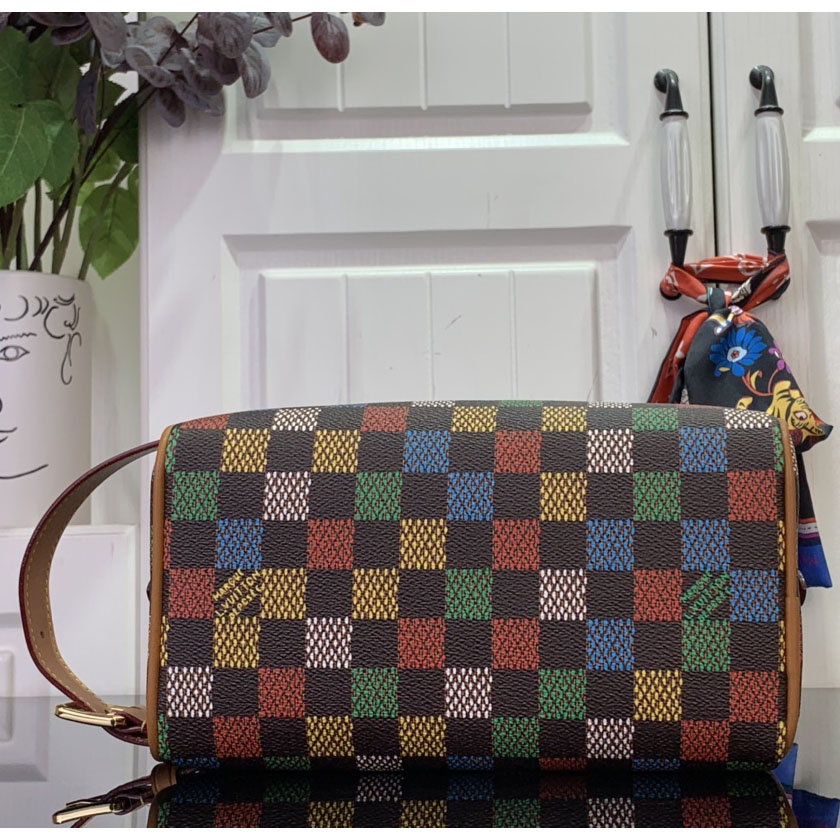 Louis Vuitton Locker Dopp Kit   N00151 - 