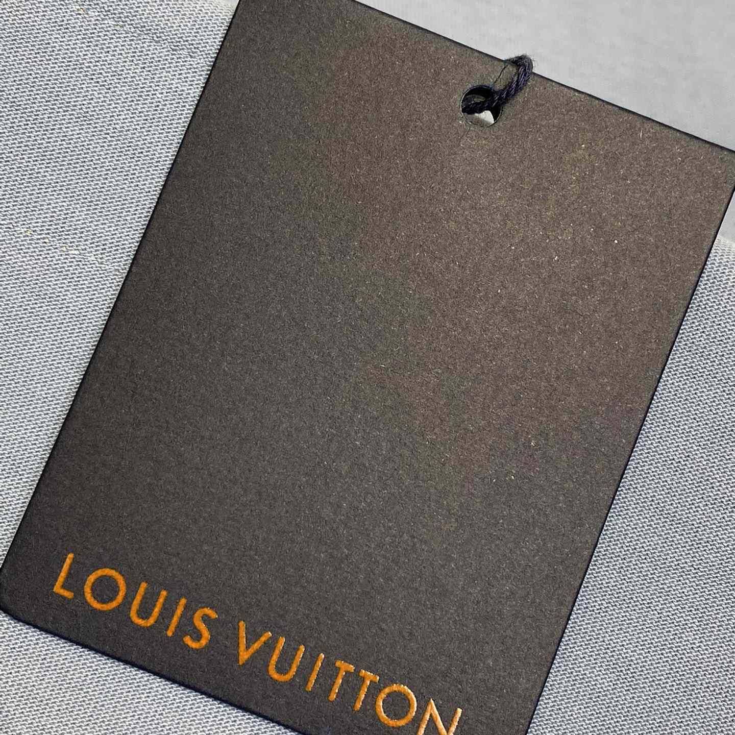 Louis Vuitton Embossed LV T-Shirt  1AGIIO - DesignerGu