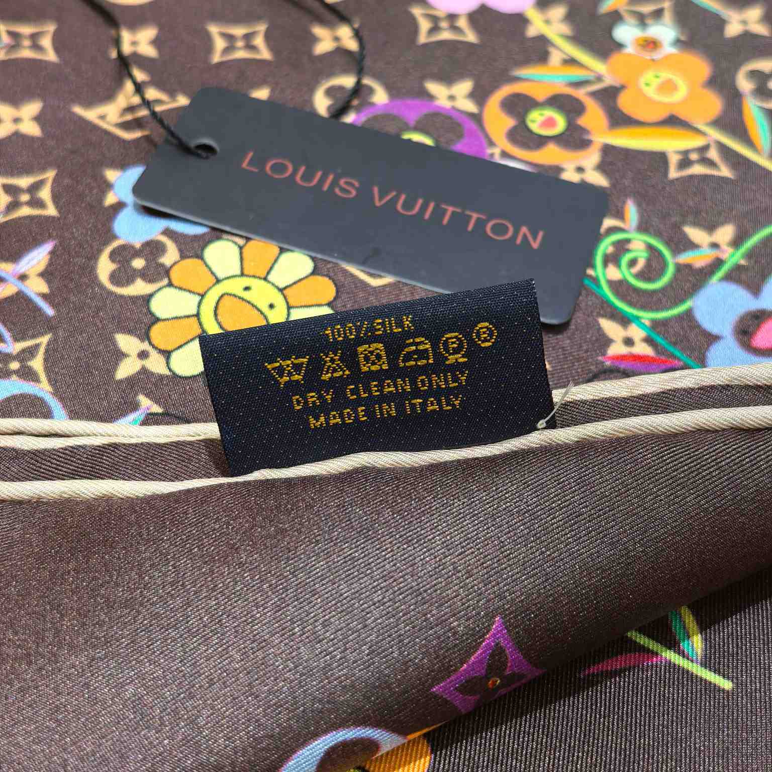 Louis Vuitton LV x TM Monogram Superflat Flowers Square 90    - DesignerGu