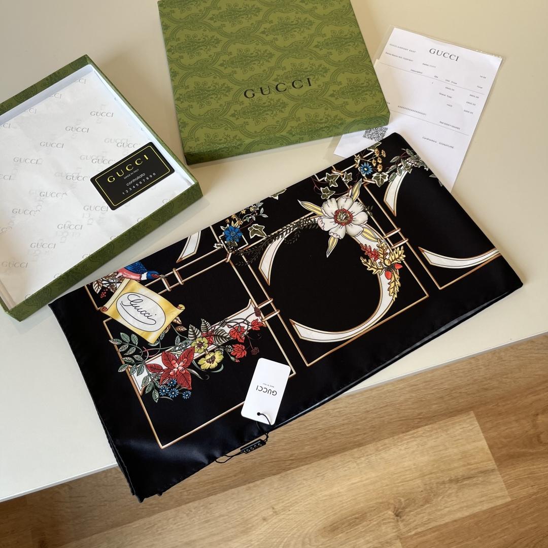 Gucci Printed Silk Twill Carré - DesignerGu