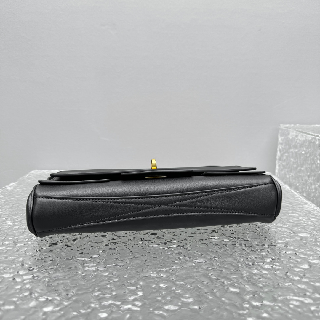 Balenciaga Bel Air Clutch On Strap Small In Black   - 