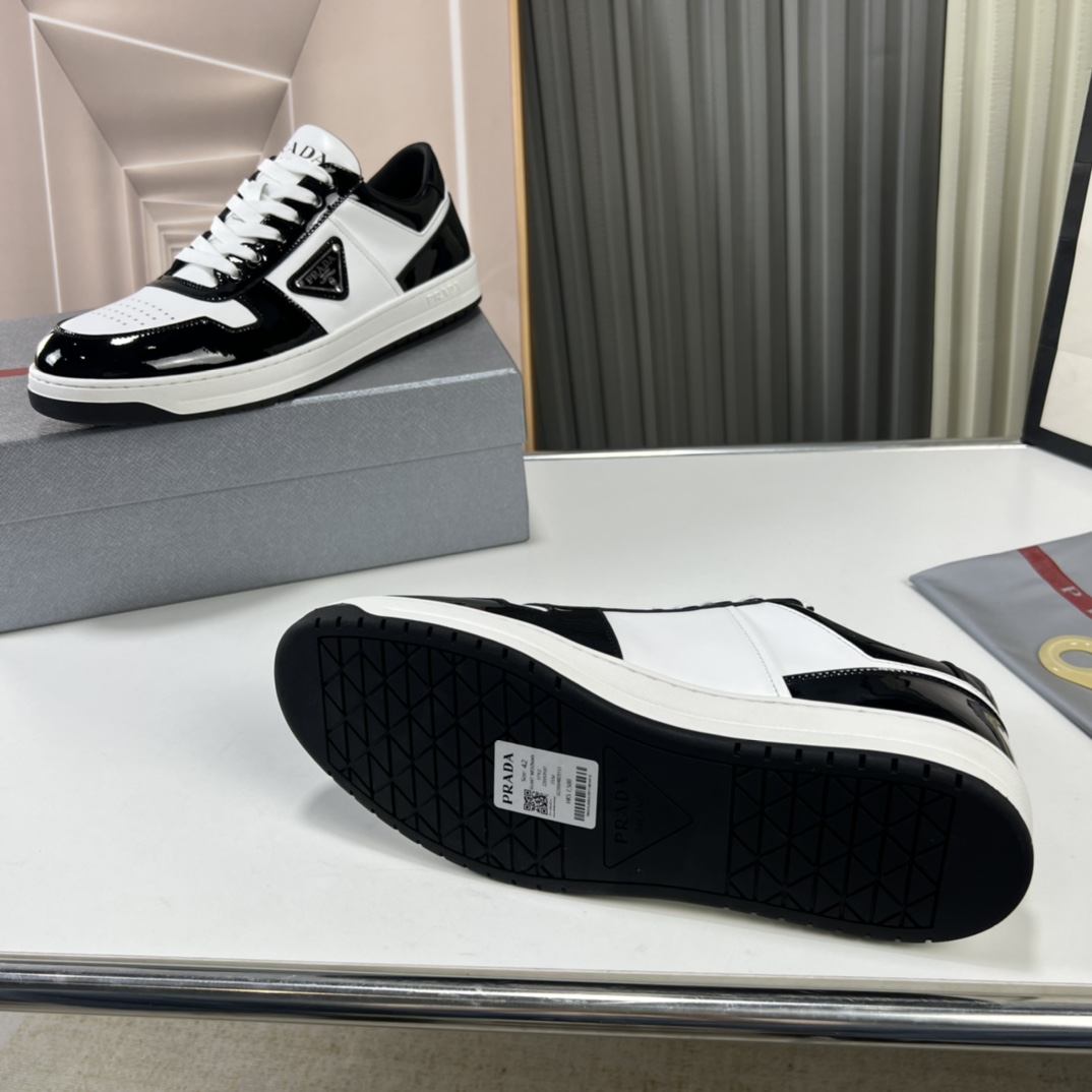 Prada Downtown triangle-logo Sneakers - 