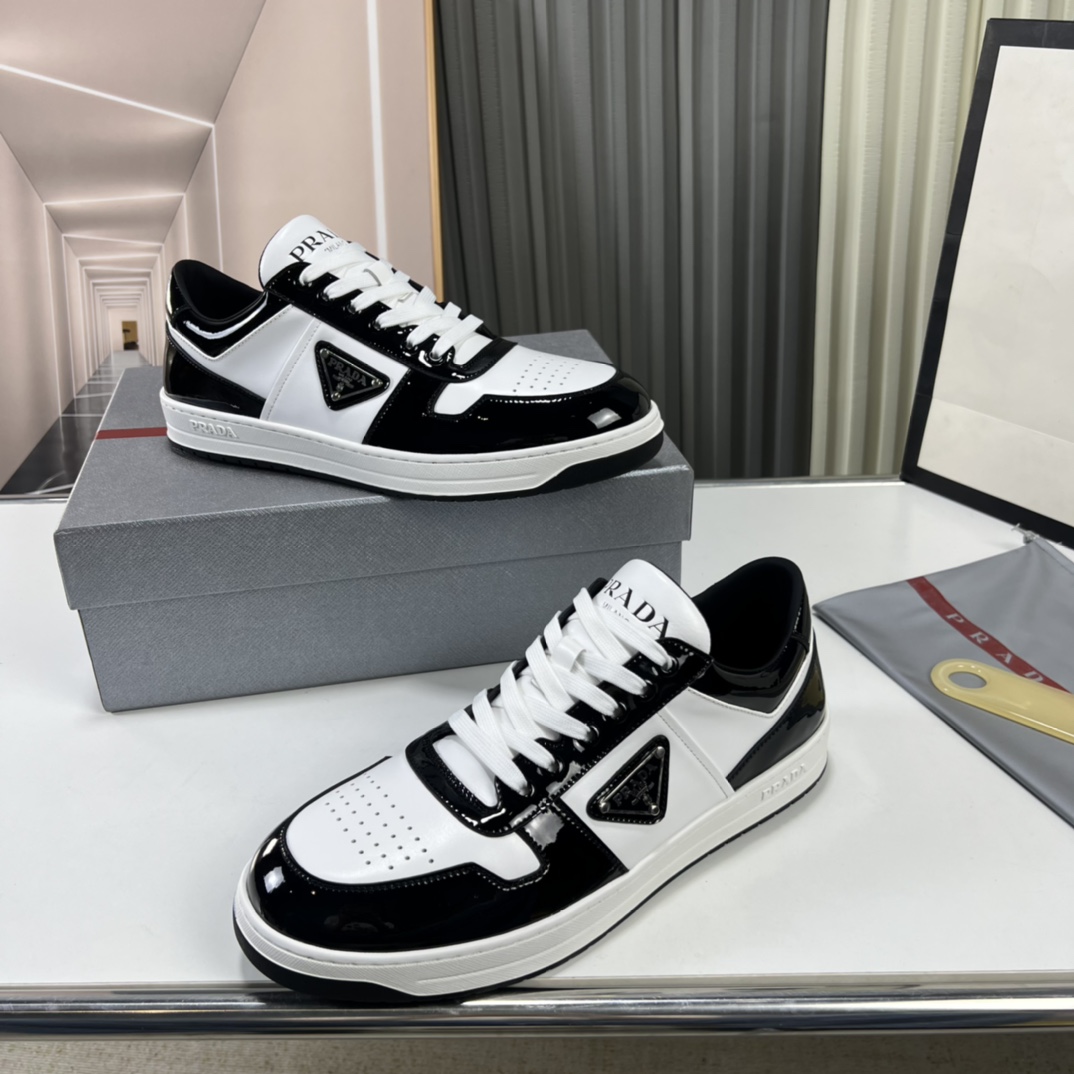 Prada Downtown triangle-logo Sneakers - 