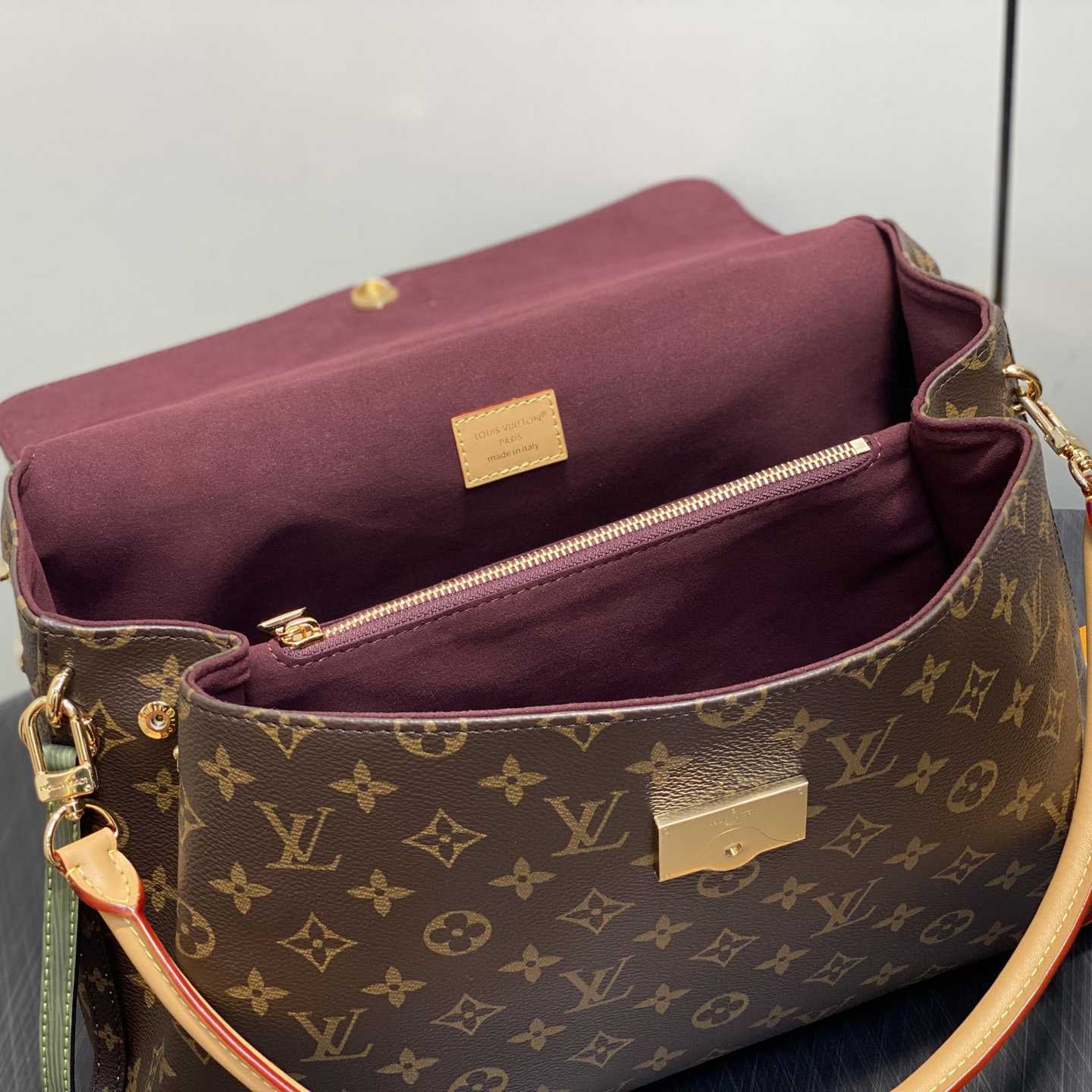 Louis Vuitton Hide Away MM   M14473 - 