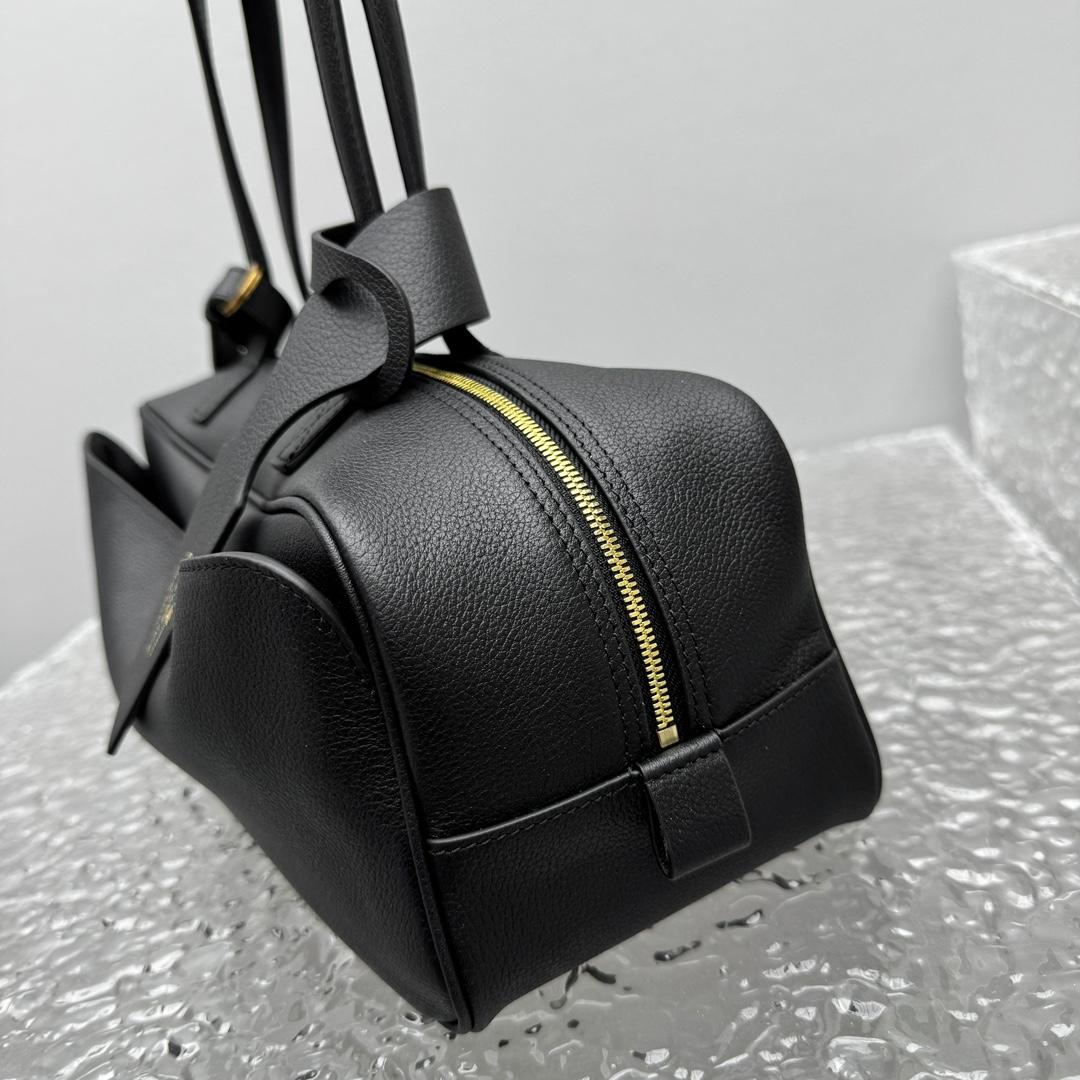 Balenciaga Carrie Bowling Bag Small In Black - 