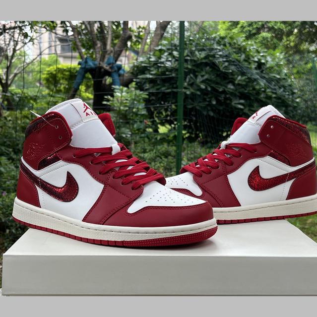 Air Jordan 1 Mid  HJ9337-106  - DesignerGu