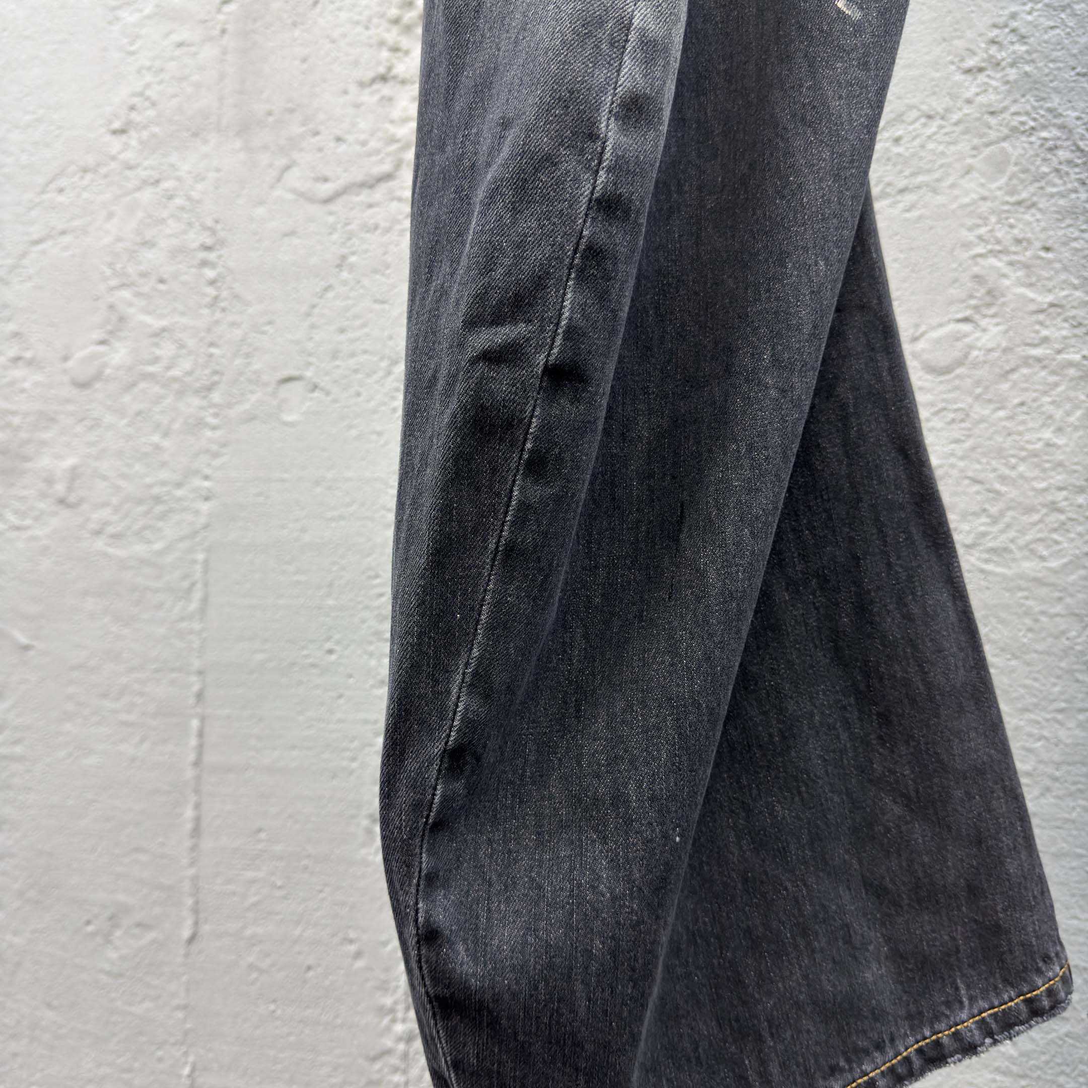 Acne Studios  Loose fit Jeans - 2006F  - DesignerGu