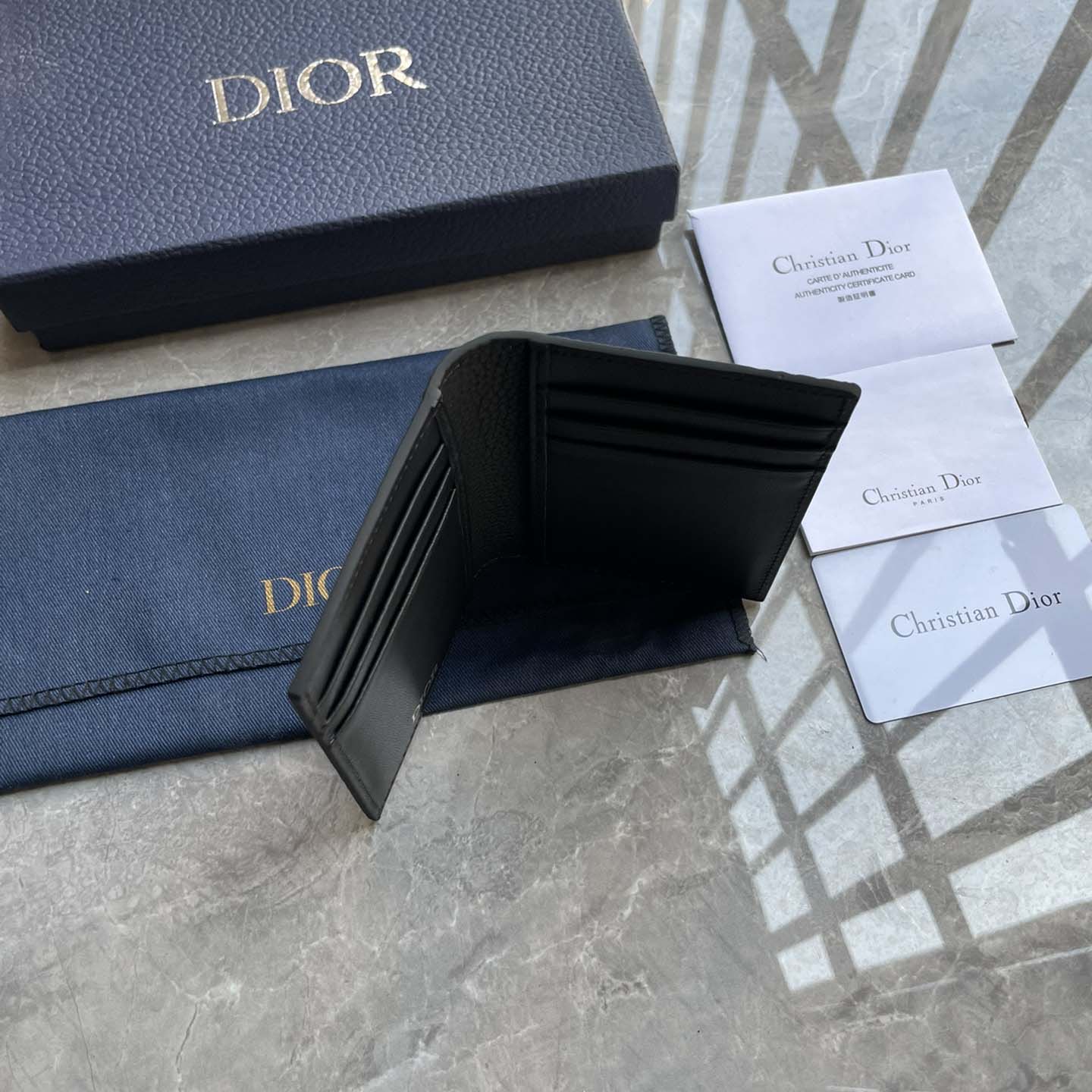 Dior Vertical Bifold Card Holder  - DesignerGu