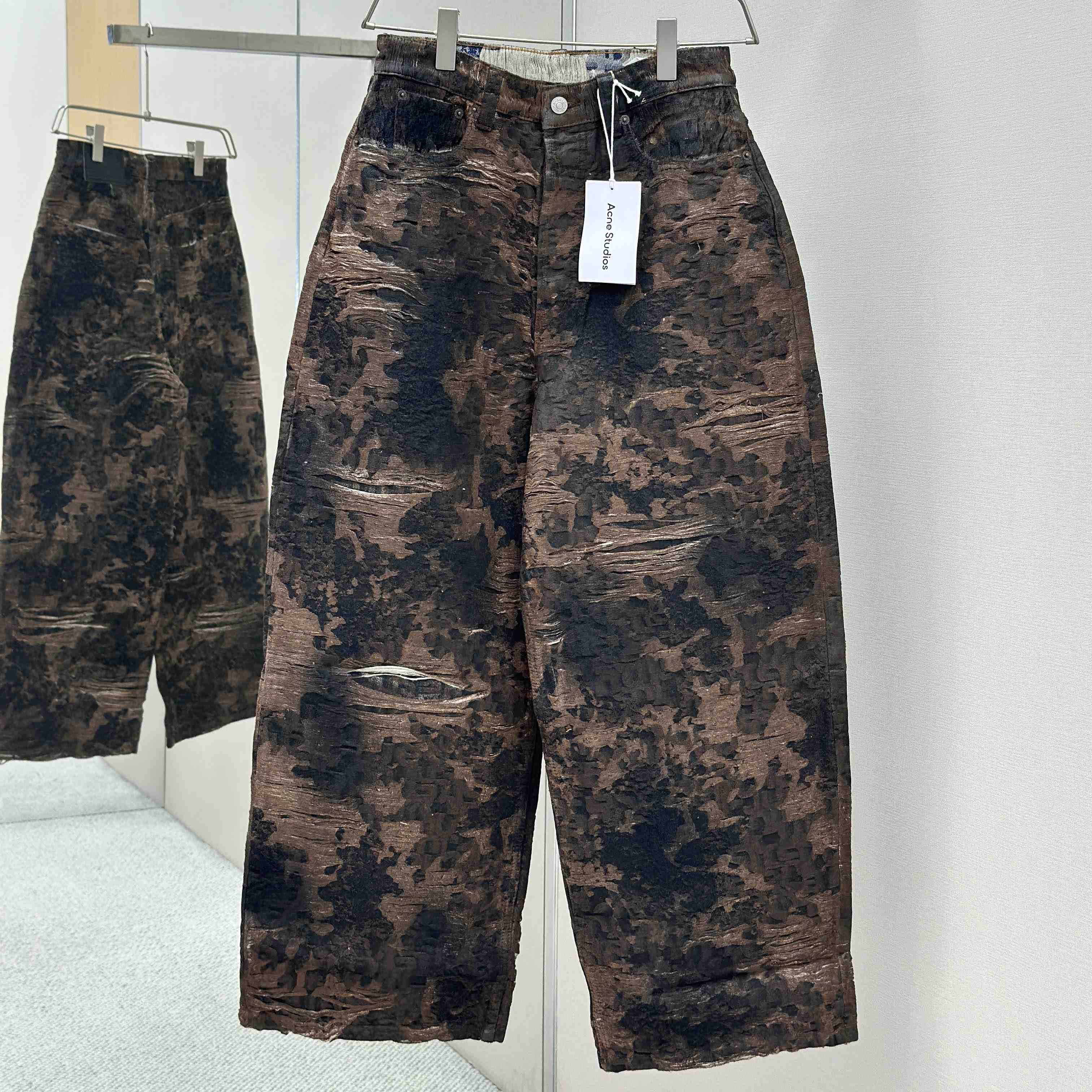 Acne Studios Loose Fit Jeans - 2023 - DesignerGu